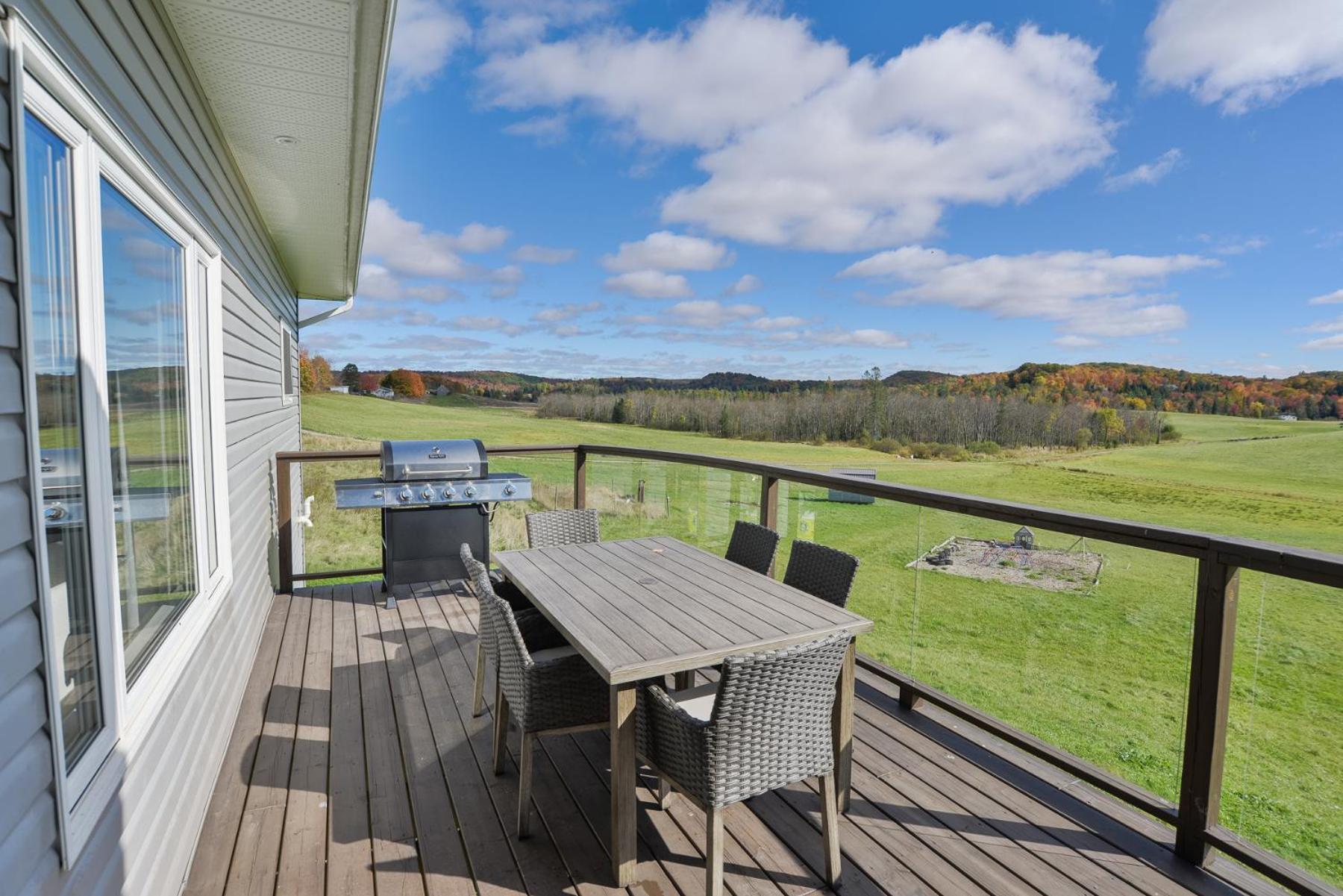 Farmhouse Getaway on 5 Acres Family Friendly