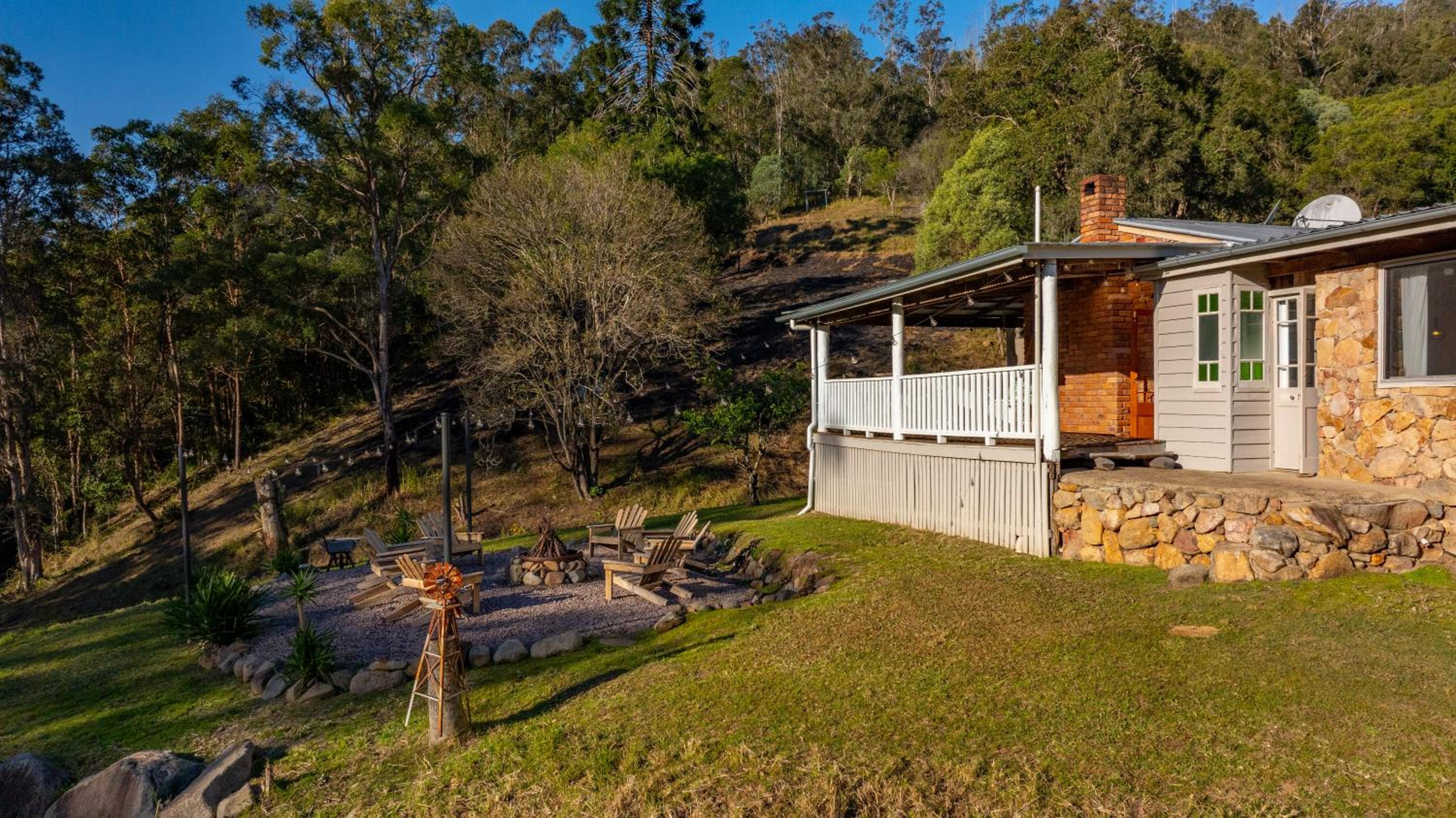 Bellbird Rise Off-Grid Cottage