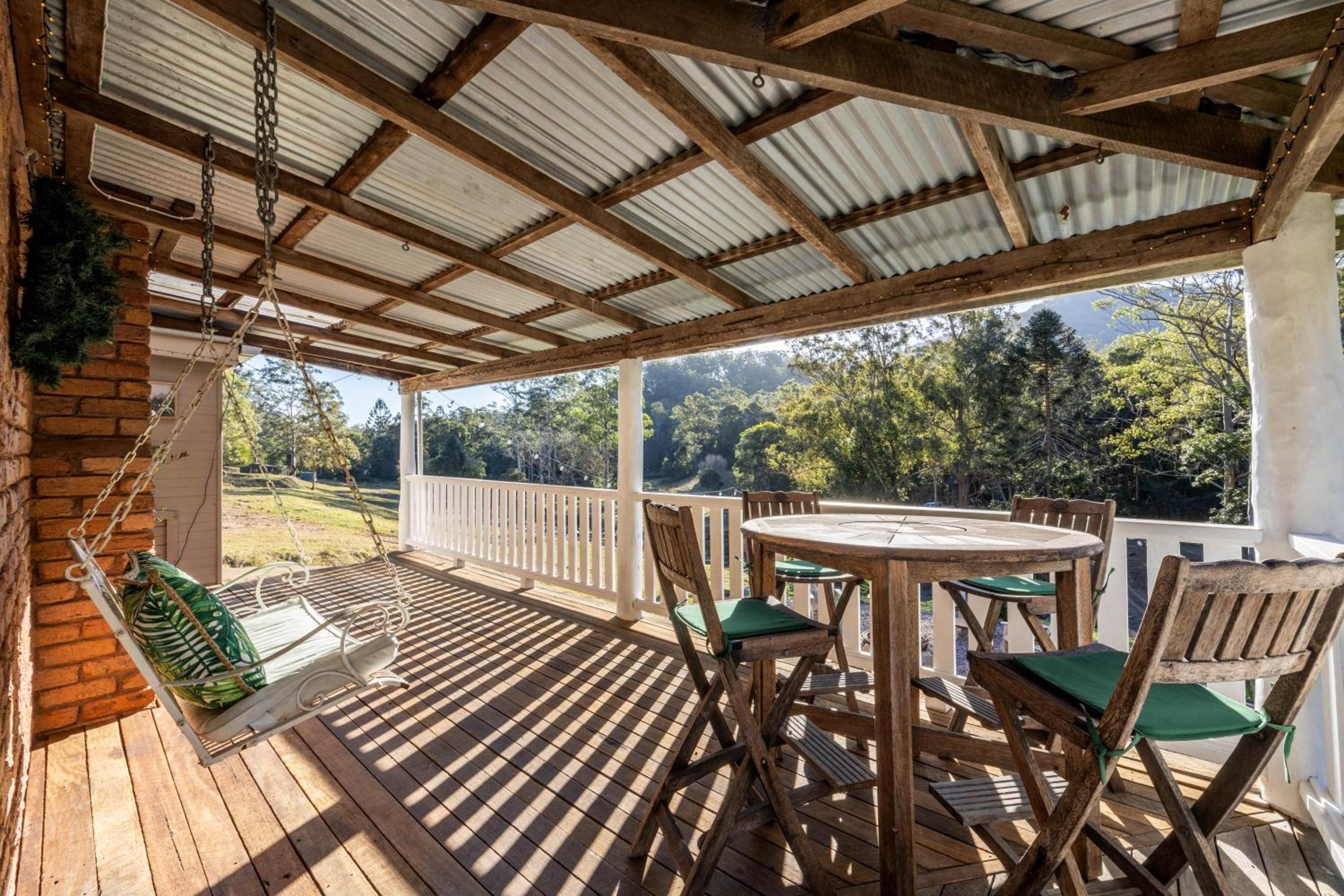 Bellbird Rise Off-Grid Cottage