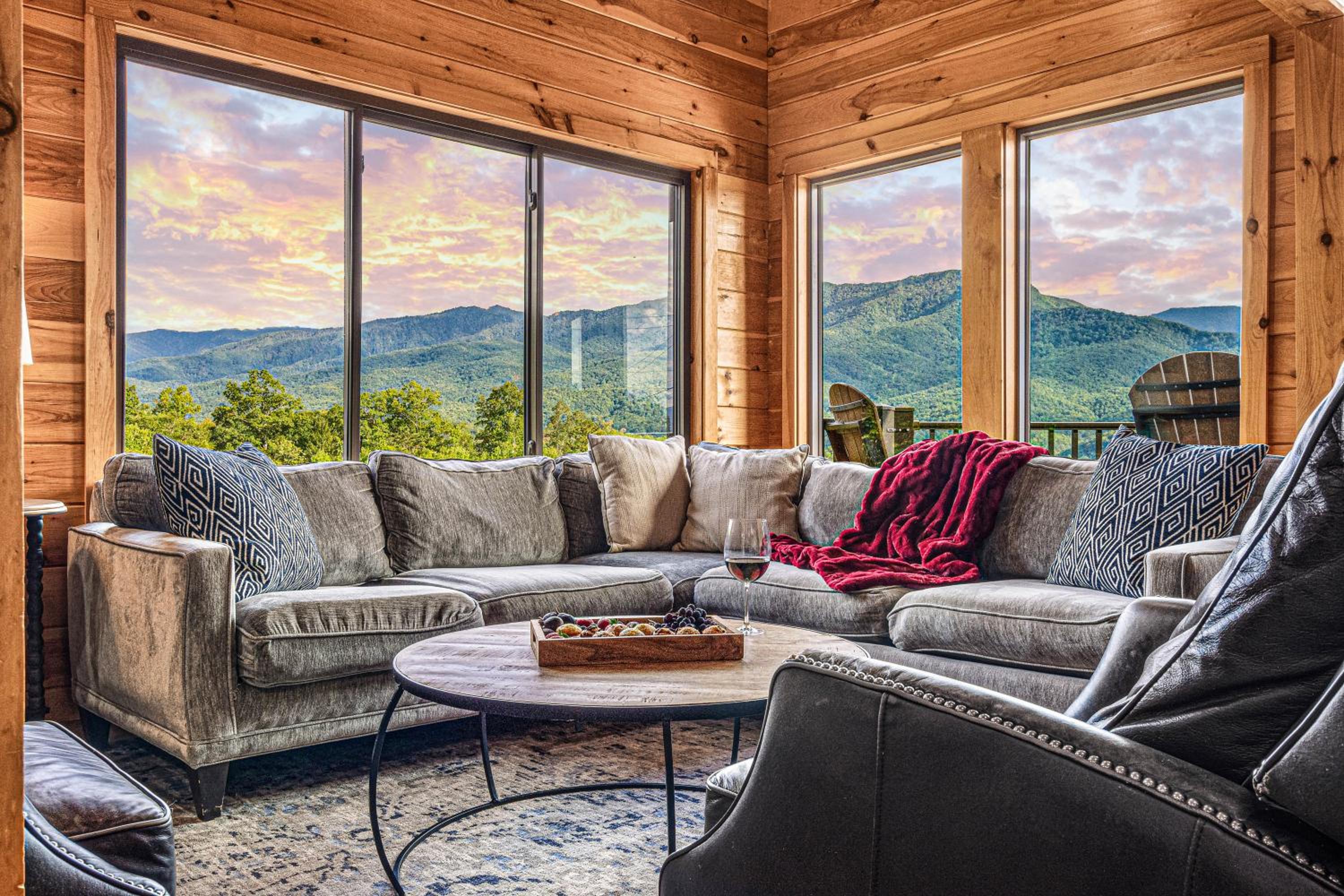 Panoramic Views-Fire Pit-Hot Tub-Arcade