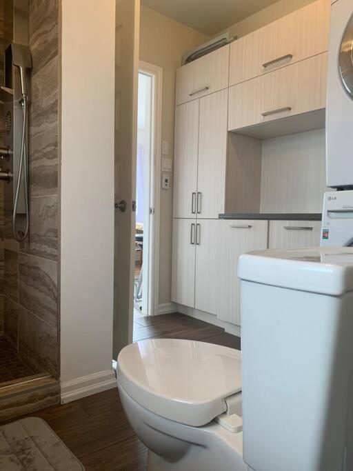 Appartment with Hot Tub and Backyard and Free Parking