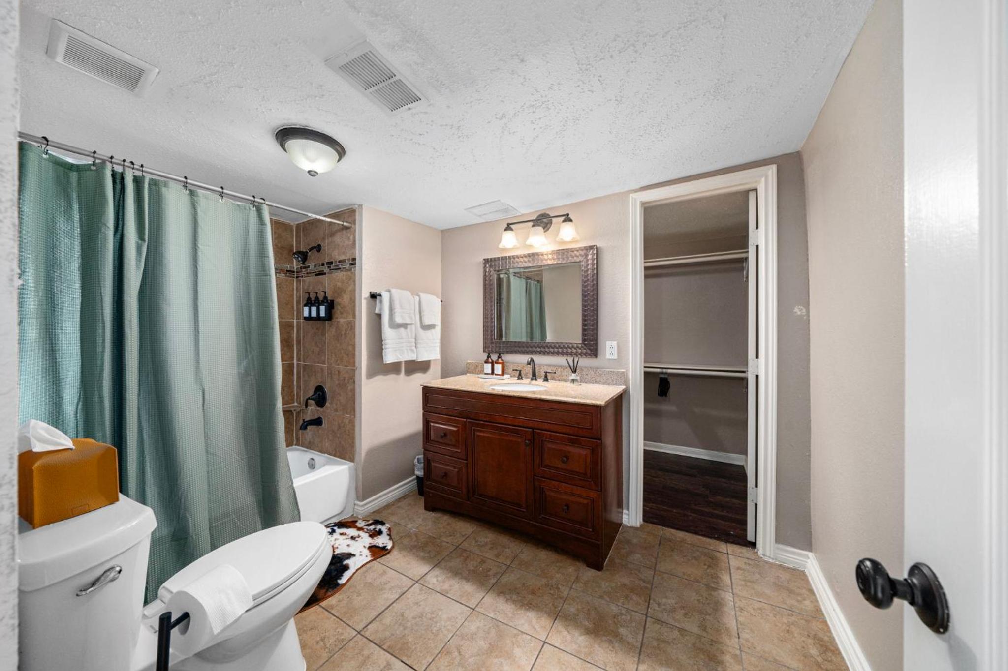 Charming Houston Home Near Med Center & University of Houston view 4