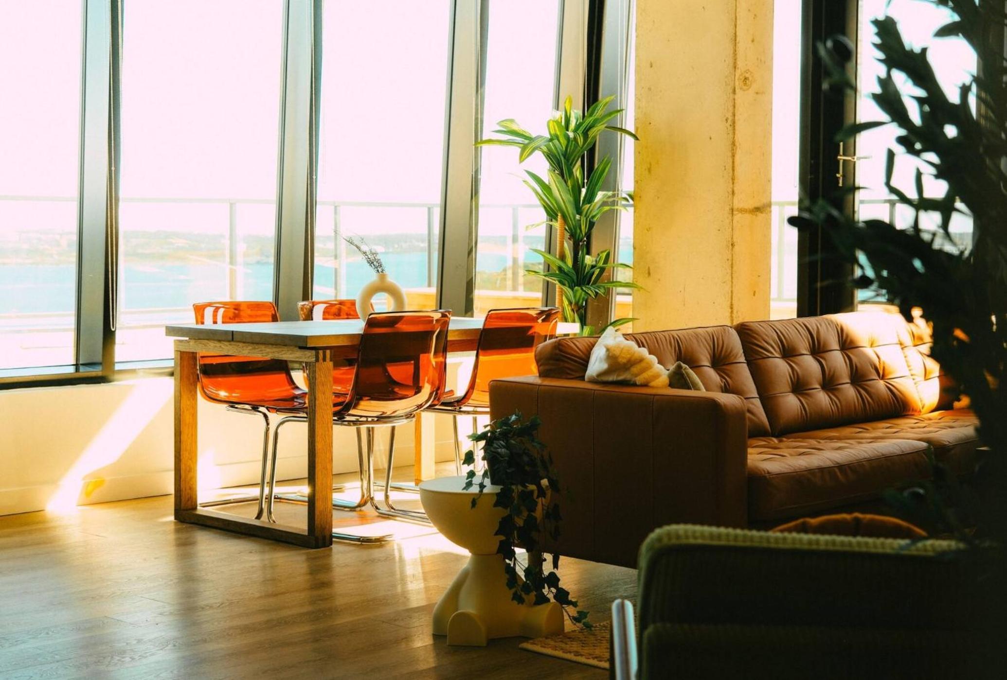 NEW Pause Penthouse Lofts -Downtown- Free Parking