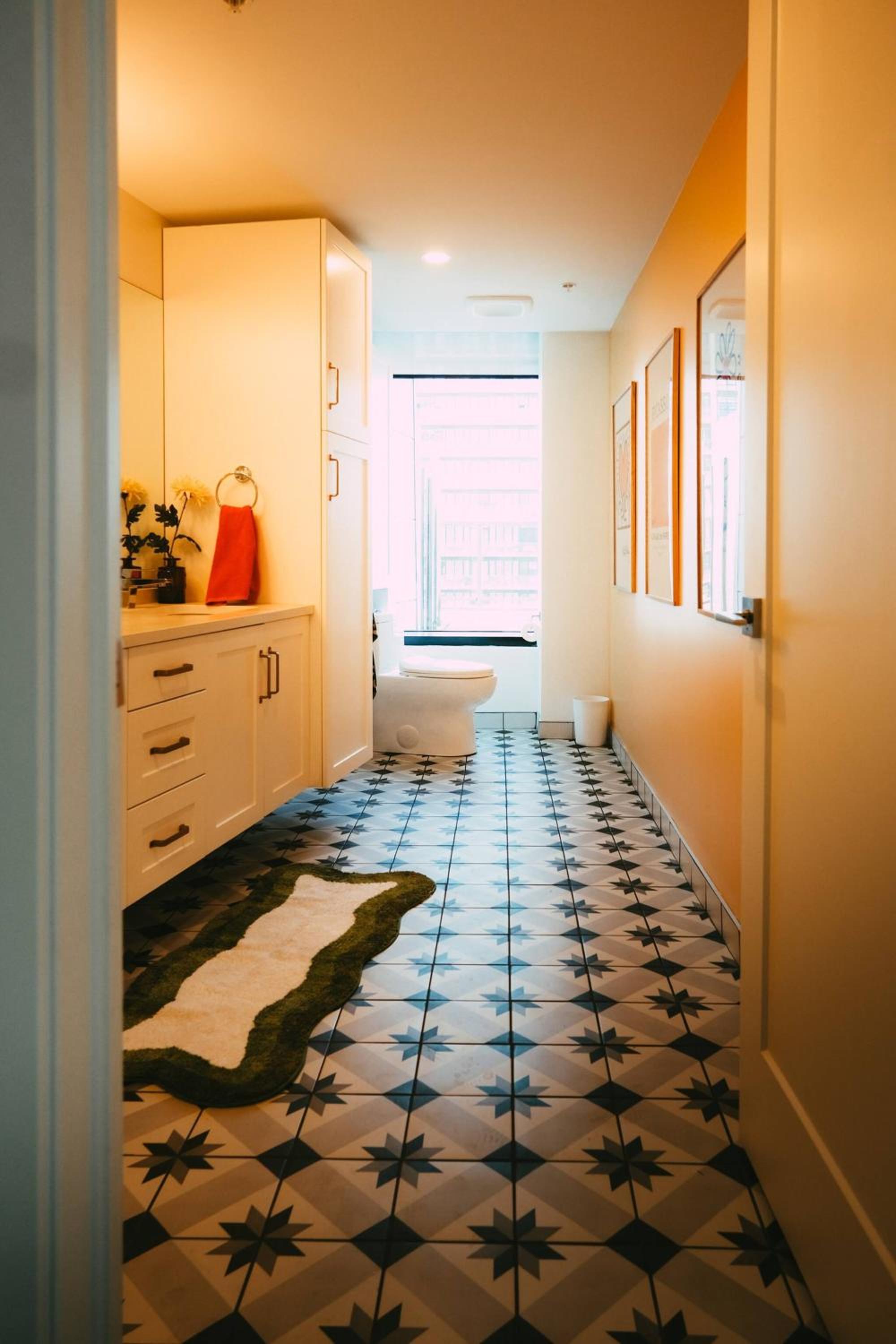 NEW Pause Penthouse Lofts -Downtown- Free Parking
