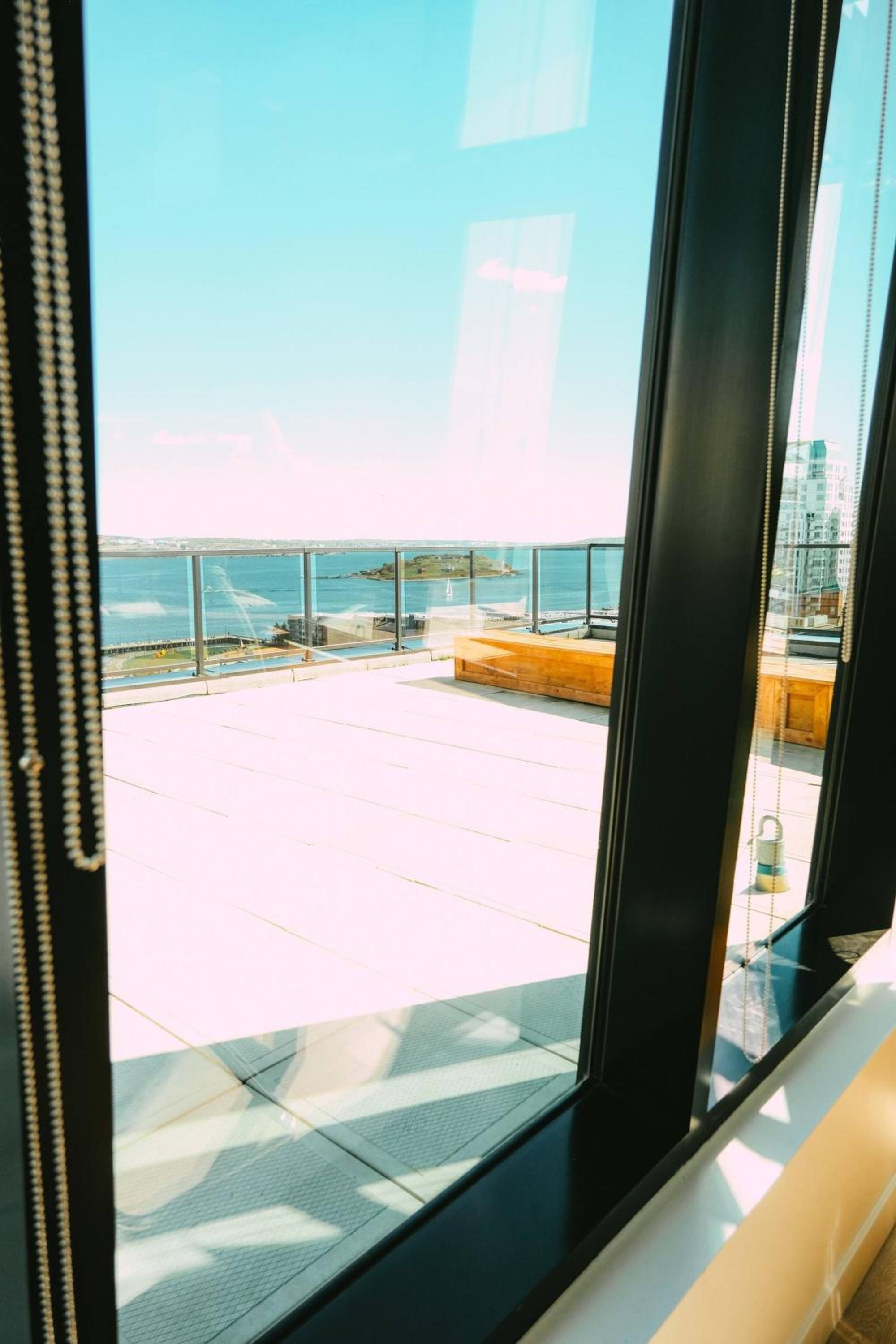 NEW Pause Penthouse Lofts -Downtown- Free Parking