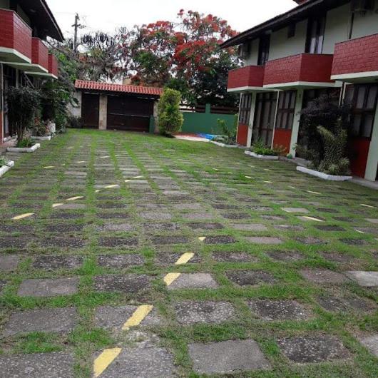 Casa completa em Peró!