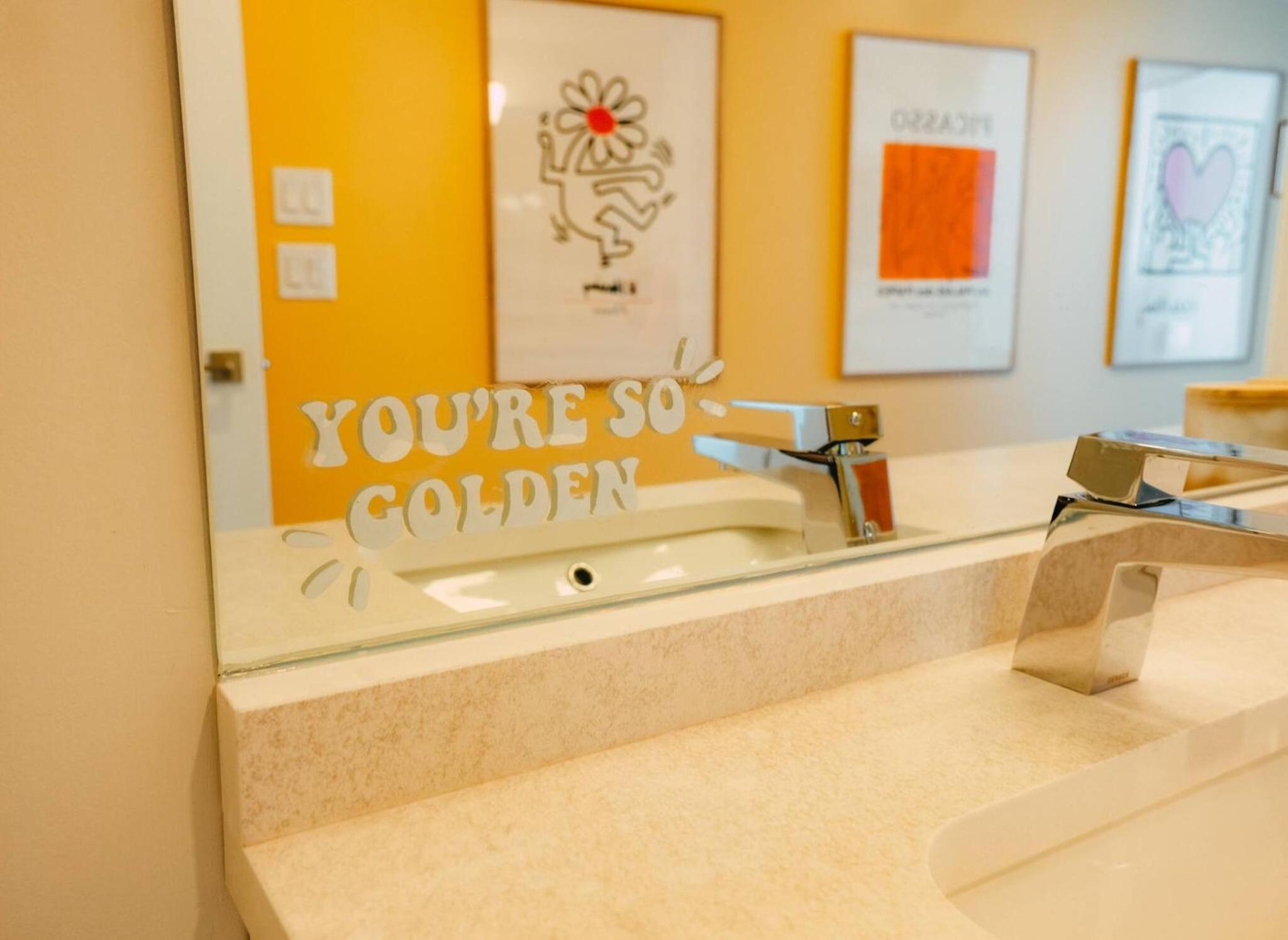 NEW Pause Penthouse Lofts -Downtown- Free Parking