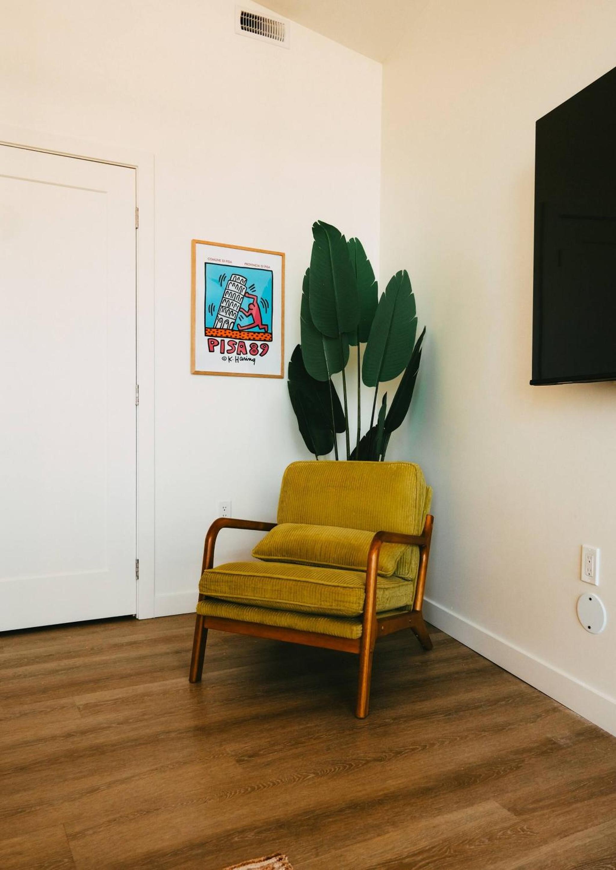 NEW Pause Penthouse Lofts -Downtown- Free Parking