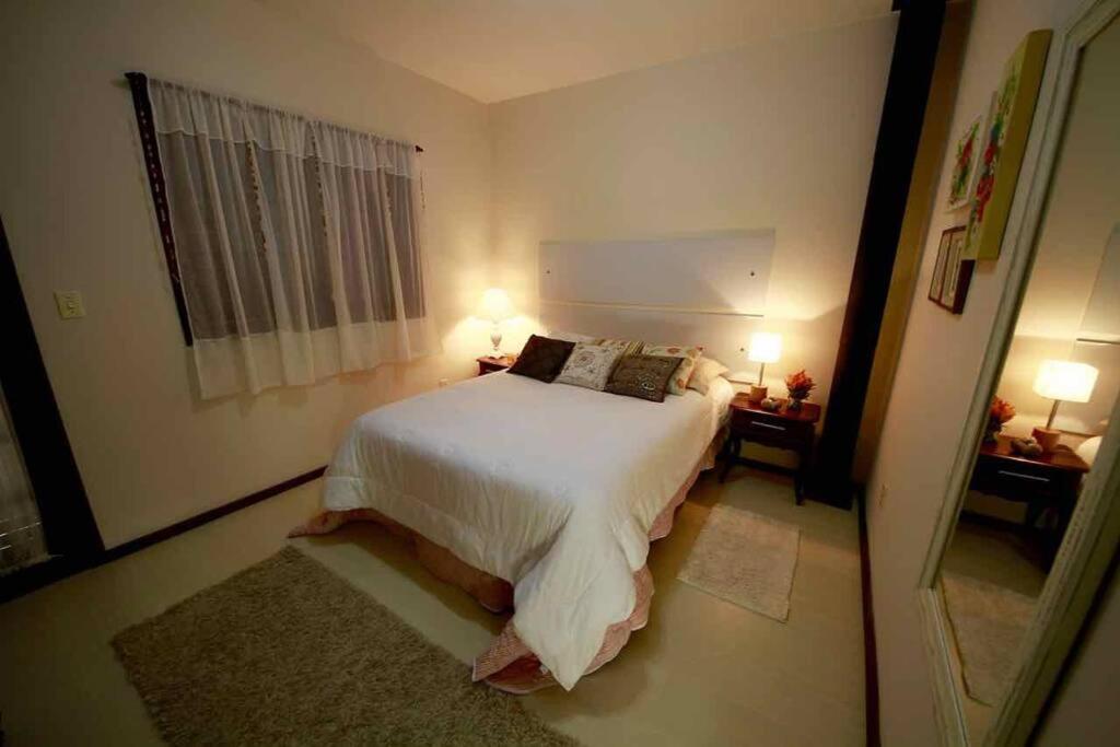Aconchego na Serra - Sua Casa em Localização Privilegiada