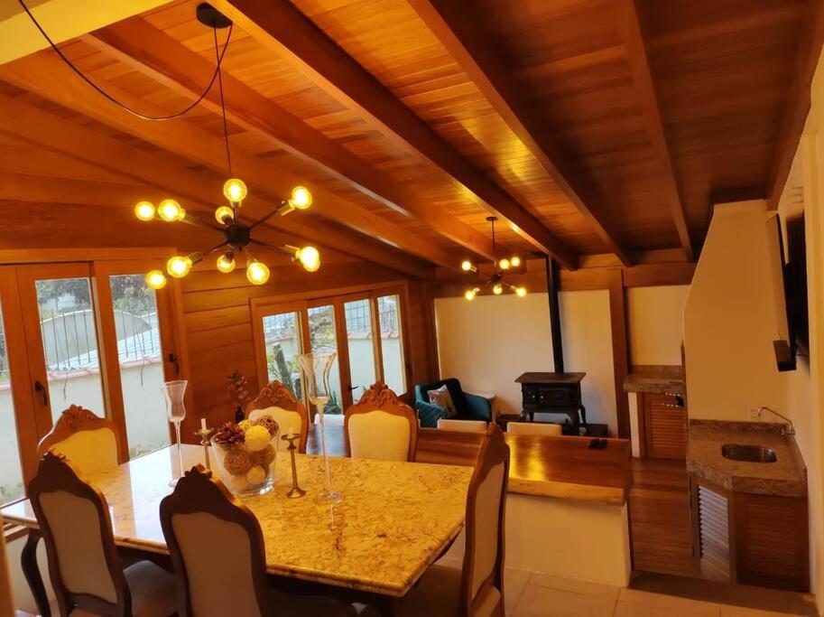Aconchego na Serra - Sua Casa em Localização Privilegiada