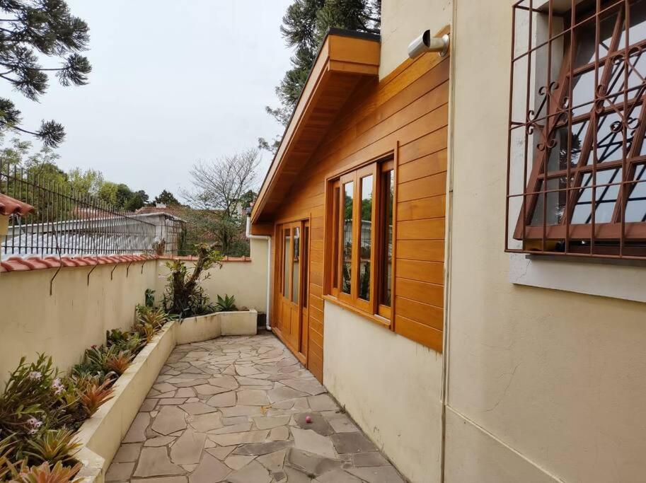 Aconchego na Serra - Sua Casa em Localização Privilegiada