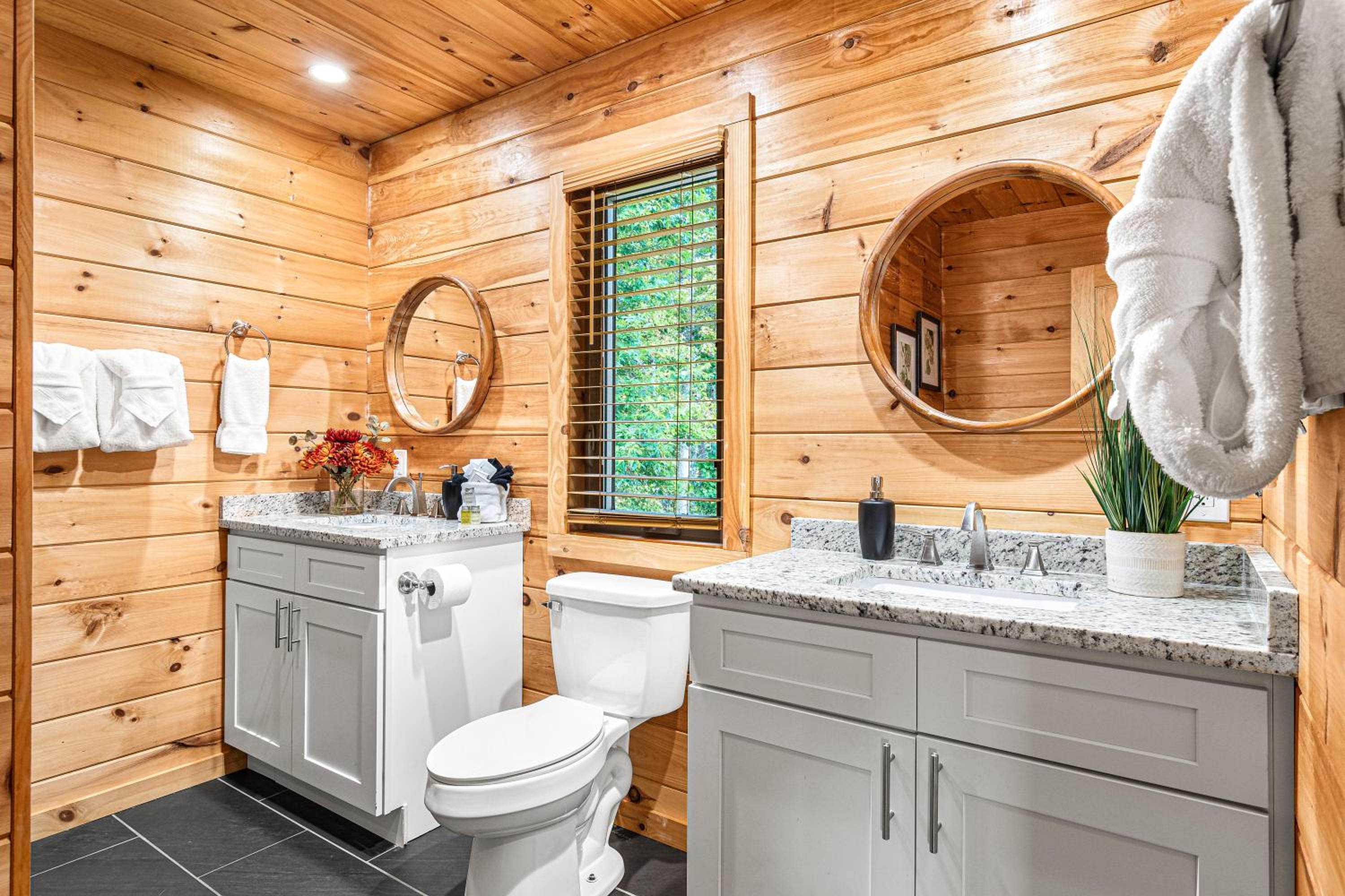 Panoramic Views-Fire Pit-Hot Tub-Arcade
