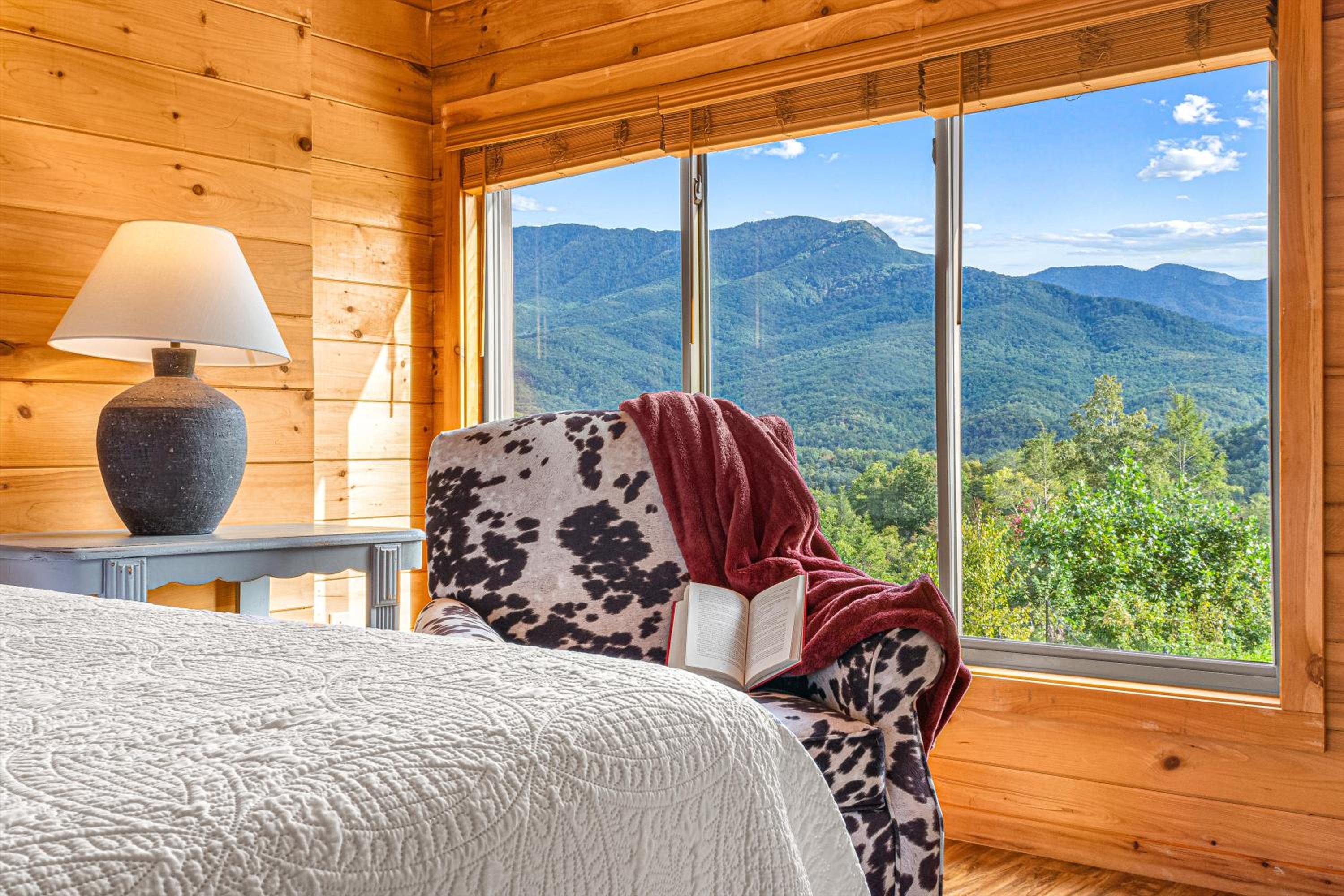 Panoramic Views-Fire Pit-Hot Tub-Arcade