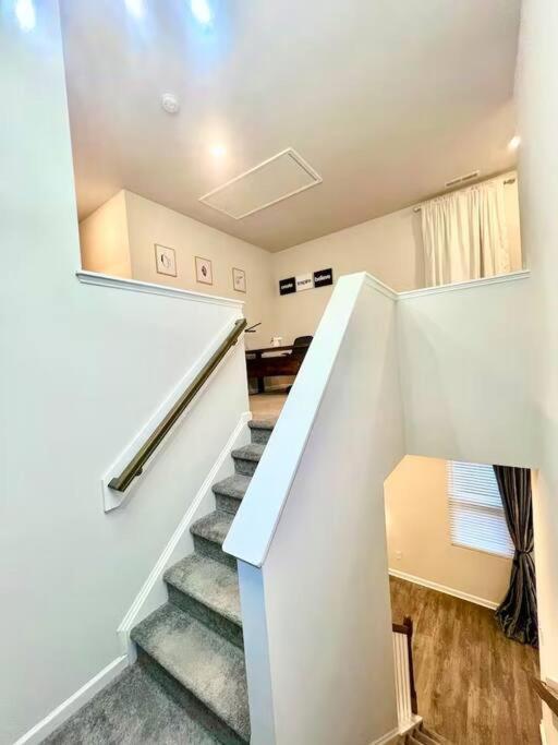 Simple Elegant Single Family Home DT Raleigh view 3