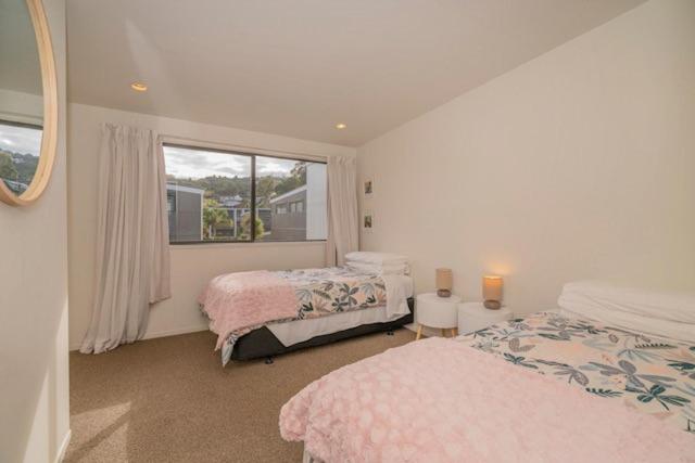 Hosts on the Coast Happy Days - Aqua Soleil view 5