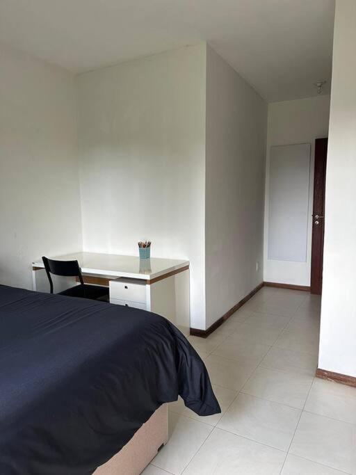 Casa Ampla a poucos metros da Praia