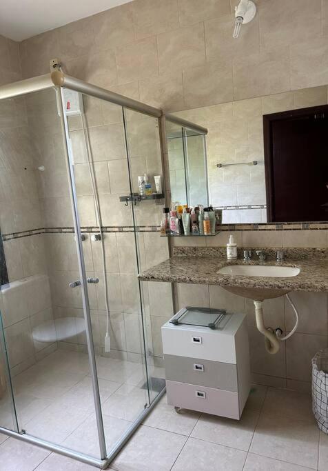 Casa Ampla a poucos metros da Praia