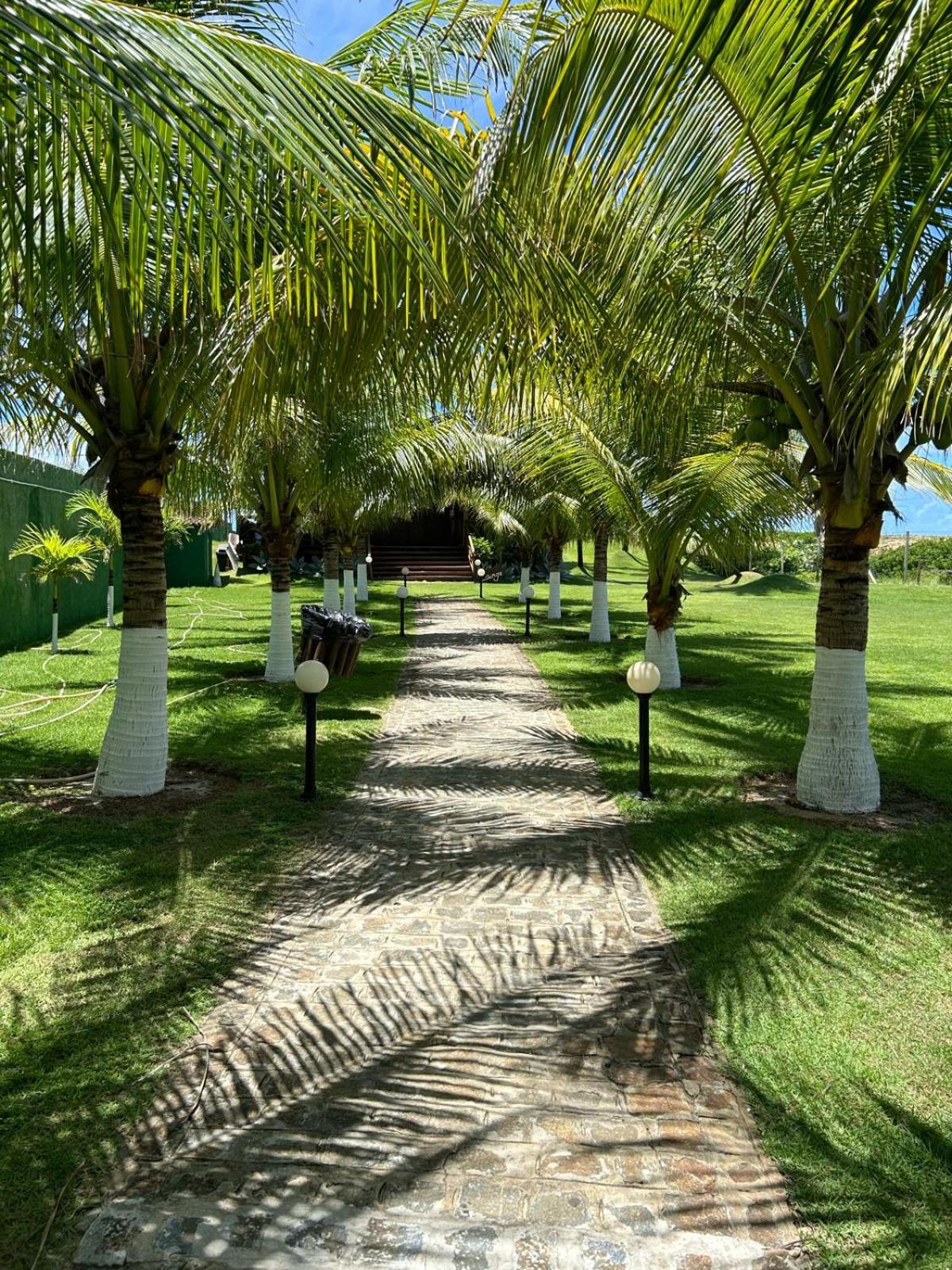 Apartamento Térreo 3 suítes Master Resort Treebies à Beira Mar Subauma Bahia