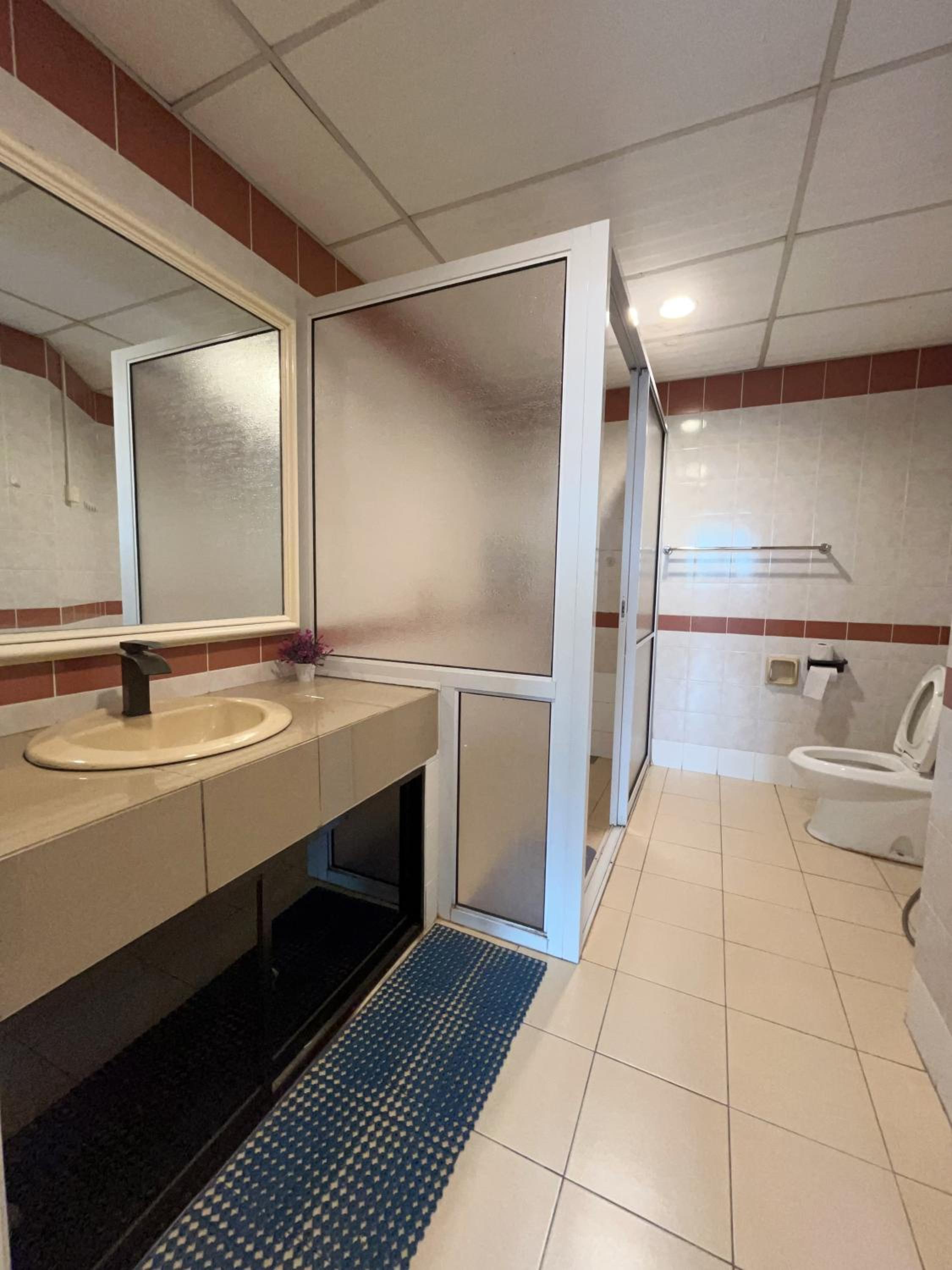 Riverbank Suites apartment photo 4