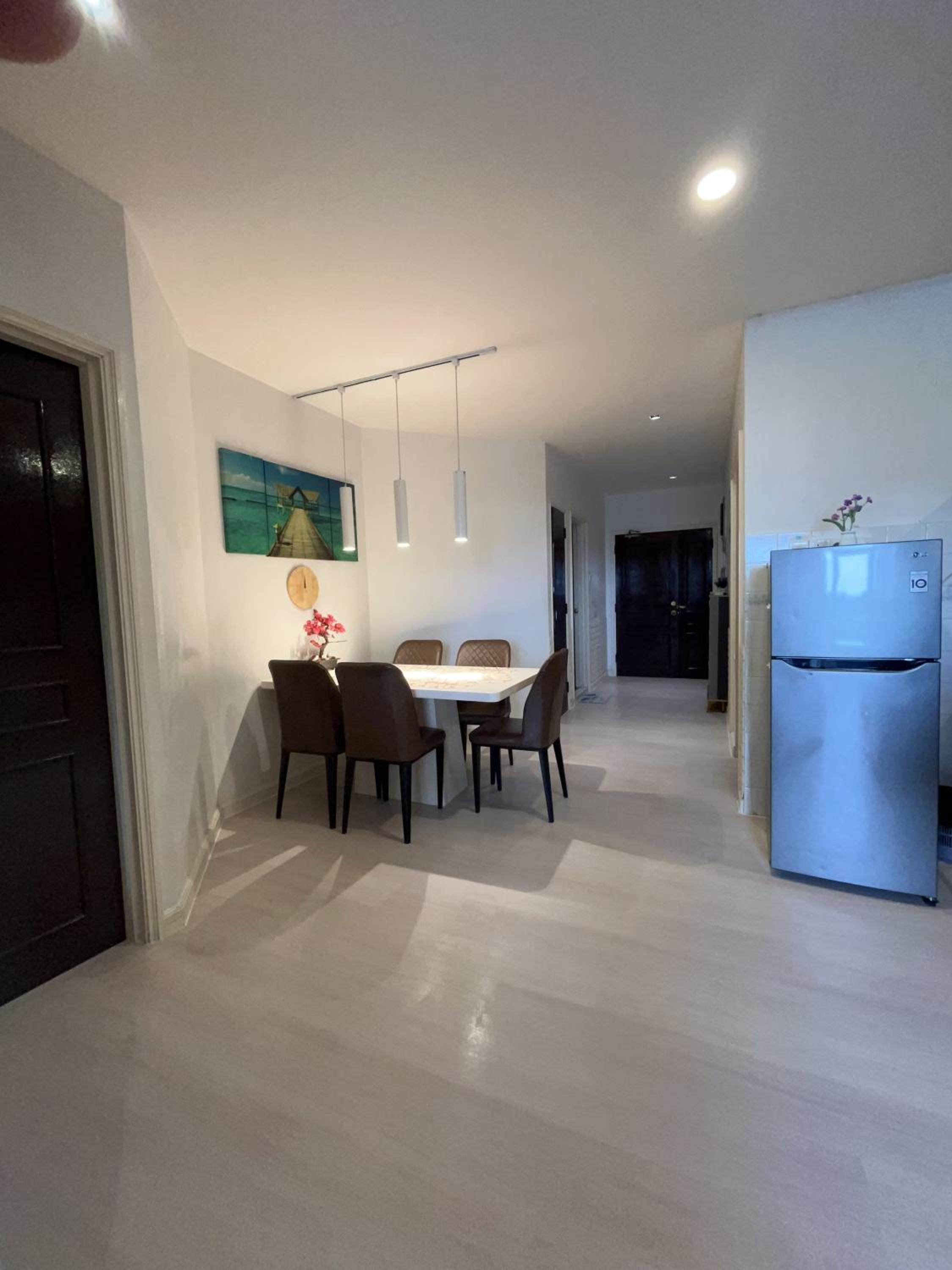 Riverbank Suites apartment photo 3