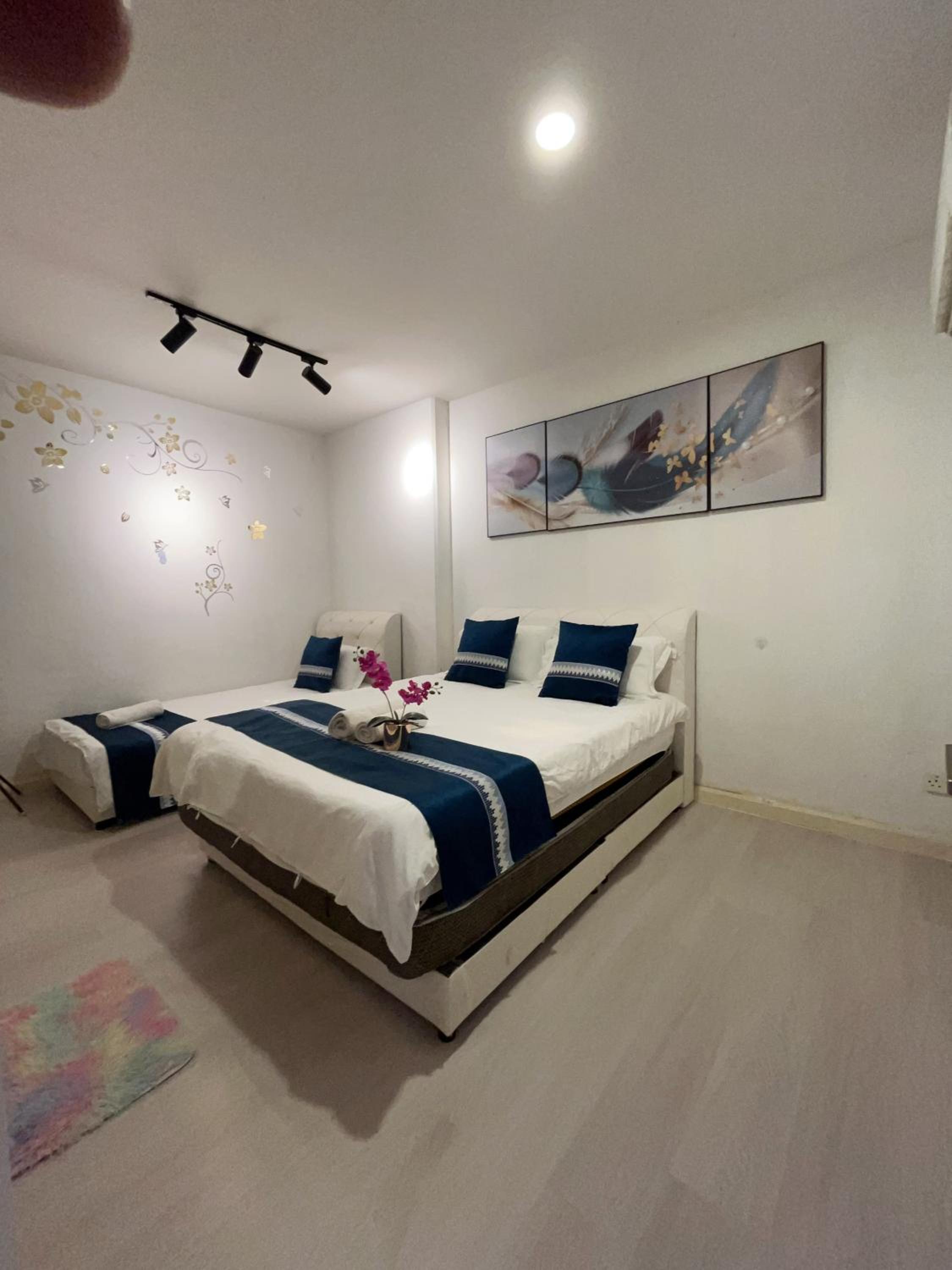 Riverbank Suites apartment photo 2