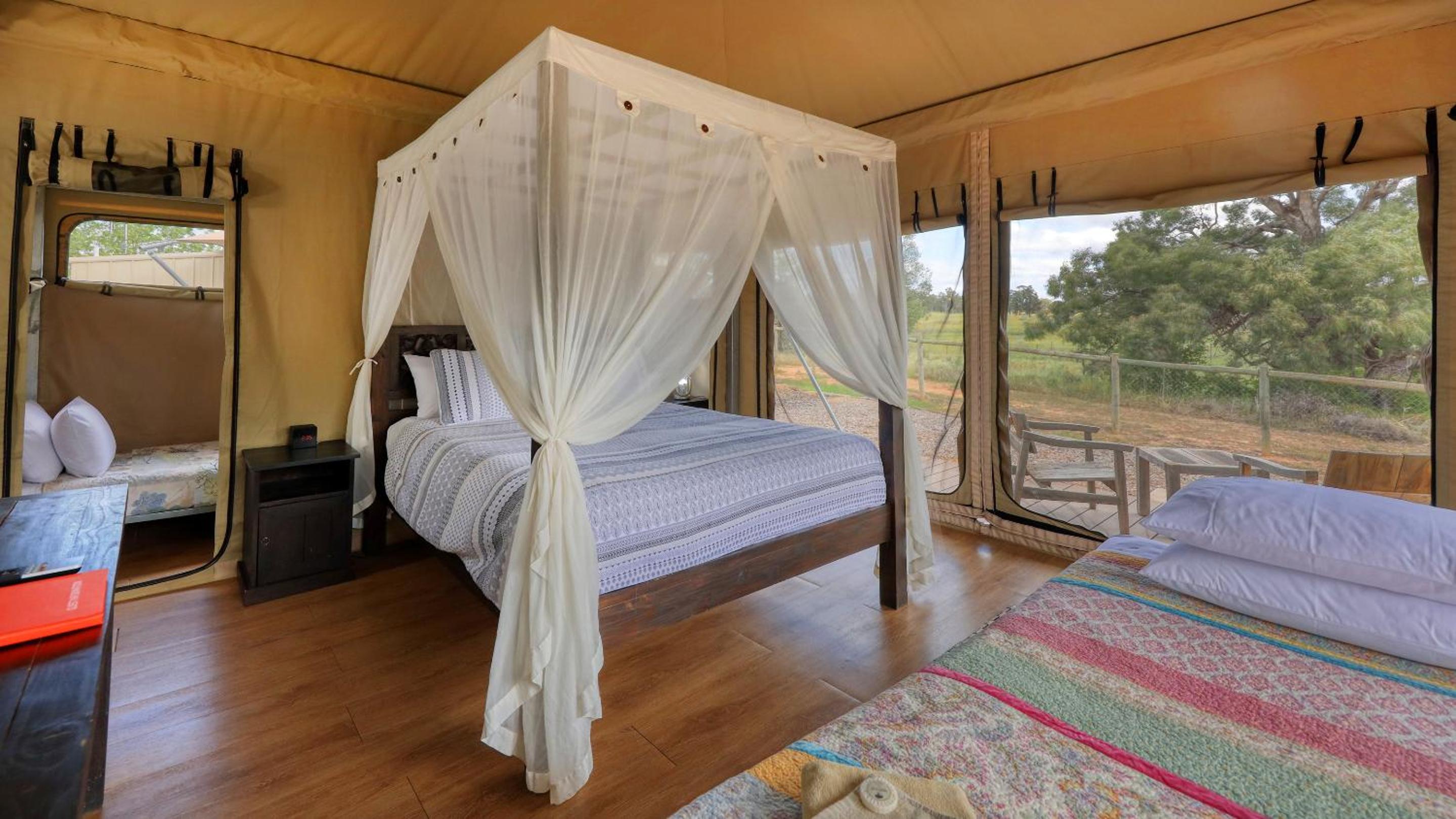Dubbo Rhino Lodge view 5