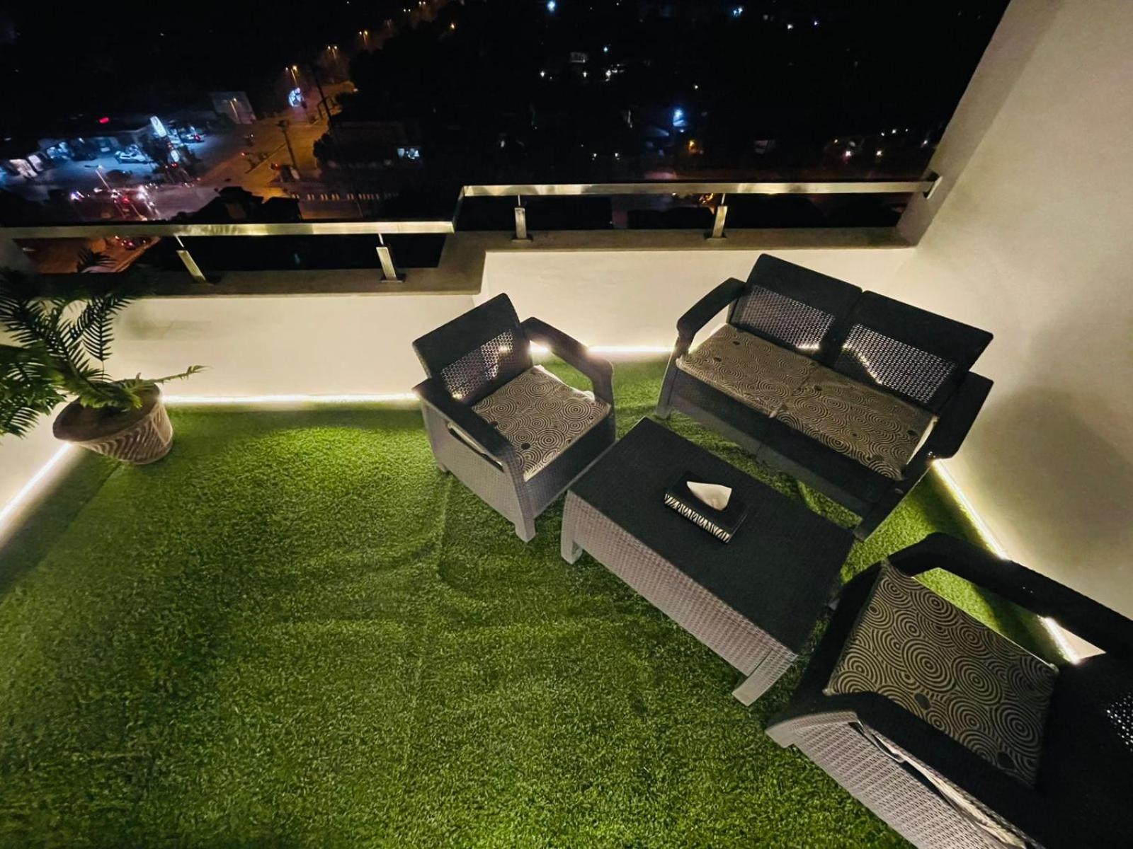 Two Bedroom Apartment Goldcrest Lahore BertholdBnB
