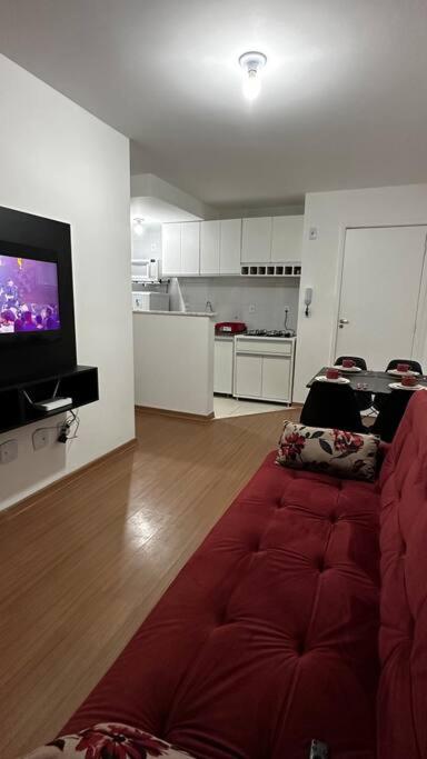 Apê Ruby com 2Q com Ar em 1 Quarto e Garagem