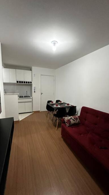 Apê Ruby com 2Q com Ar em 1 Quarto e Garagem
