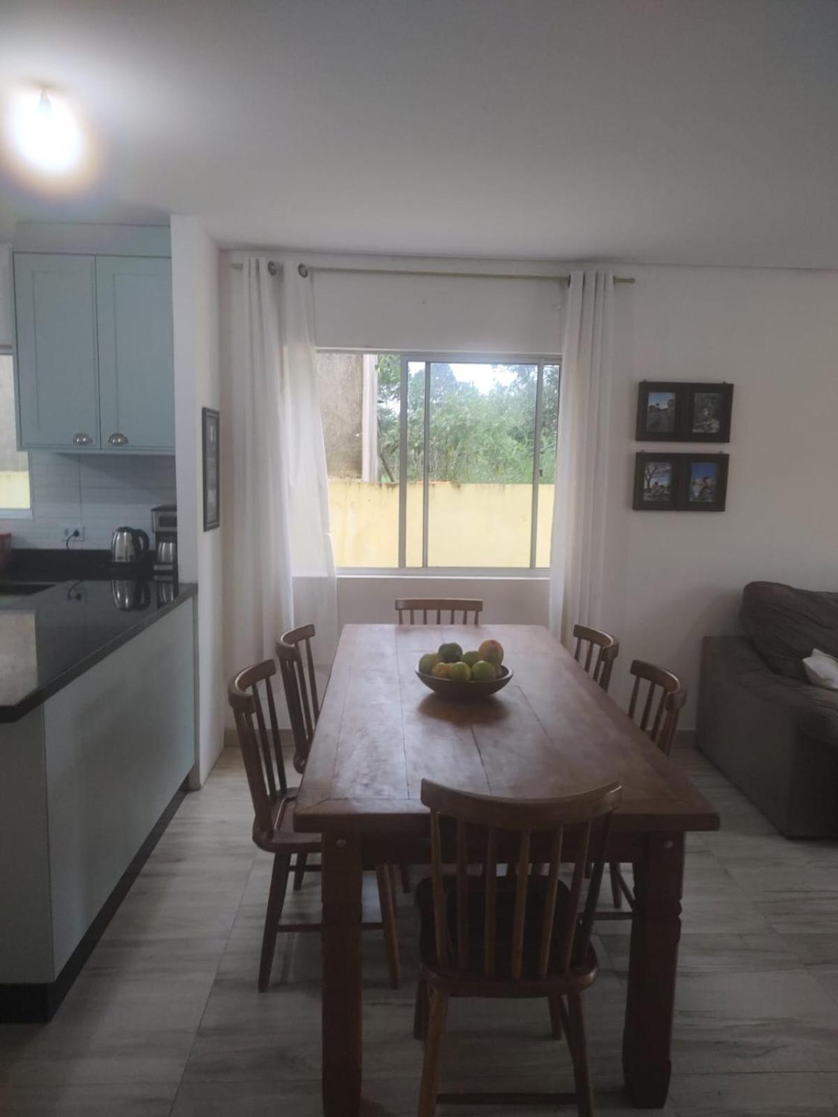 casa 700m da praia, ideal para família, 3 quartos , piscina, ar condicionado, churrasqueira, wi fi, estacionamento, até 10 pessoas,