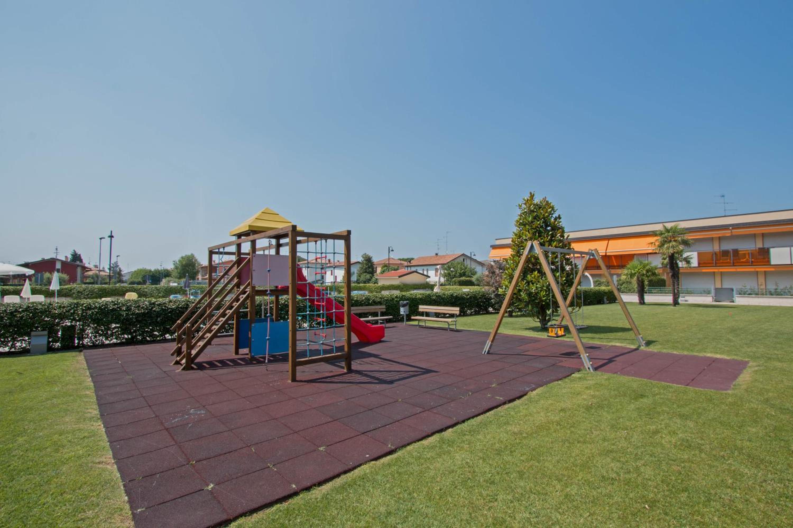 Benacus E4 Apartment by Wonderful Italy view 2