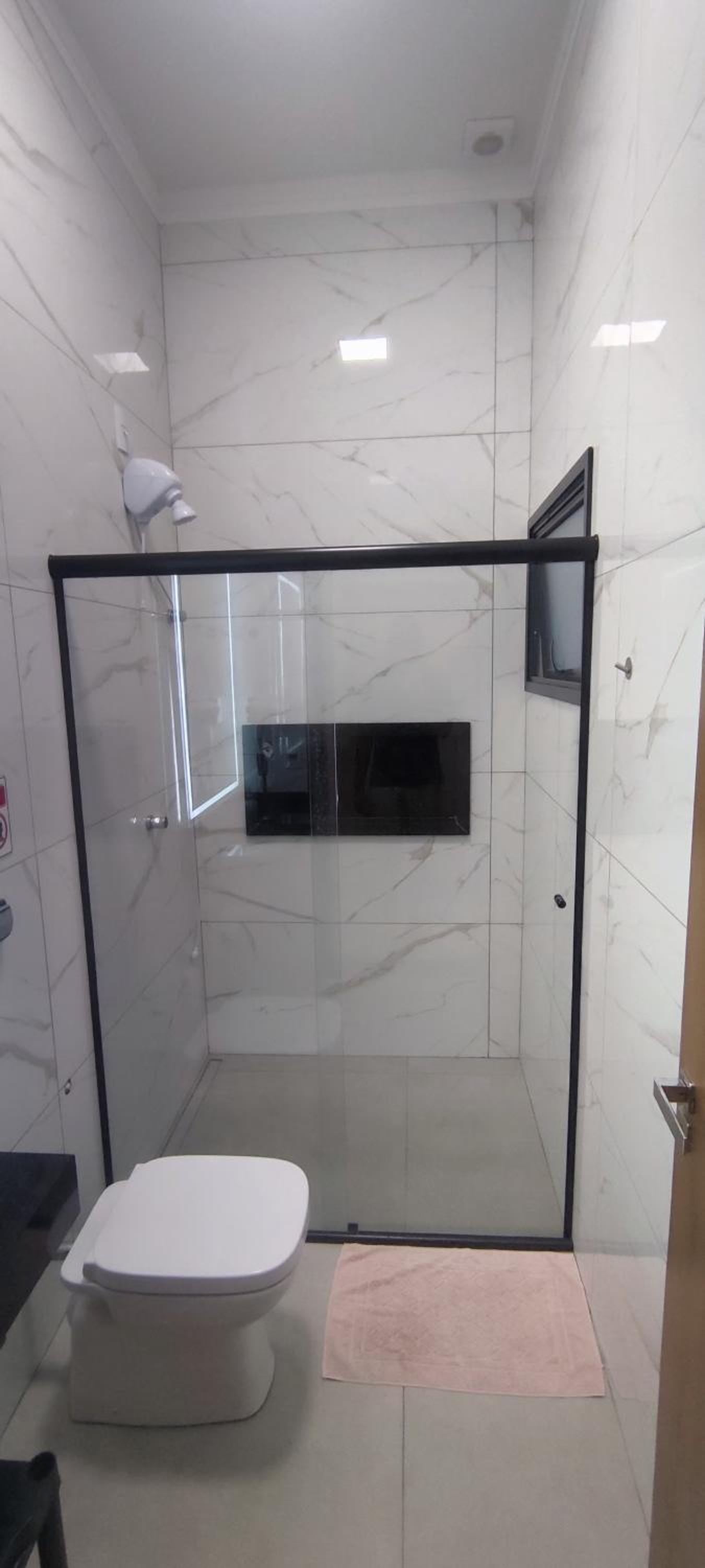 Suíte Aconchegante e Garagem Grátis - Até 4 Pessoas