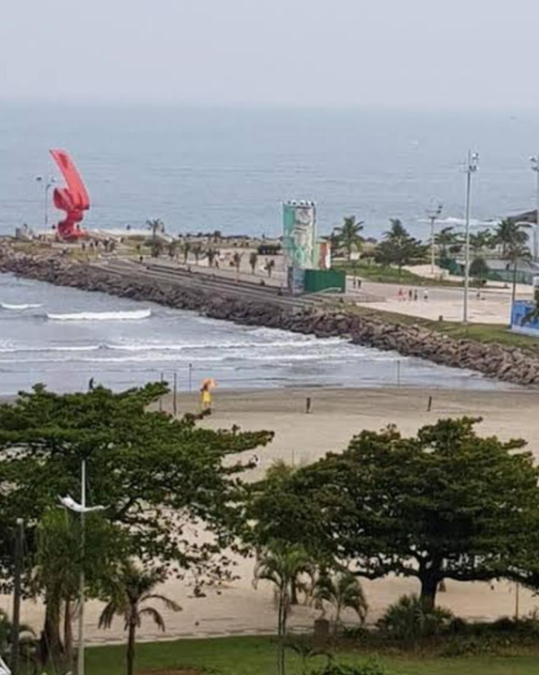 Apartamento a 50 metros da praia com garagem