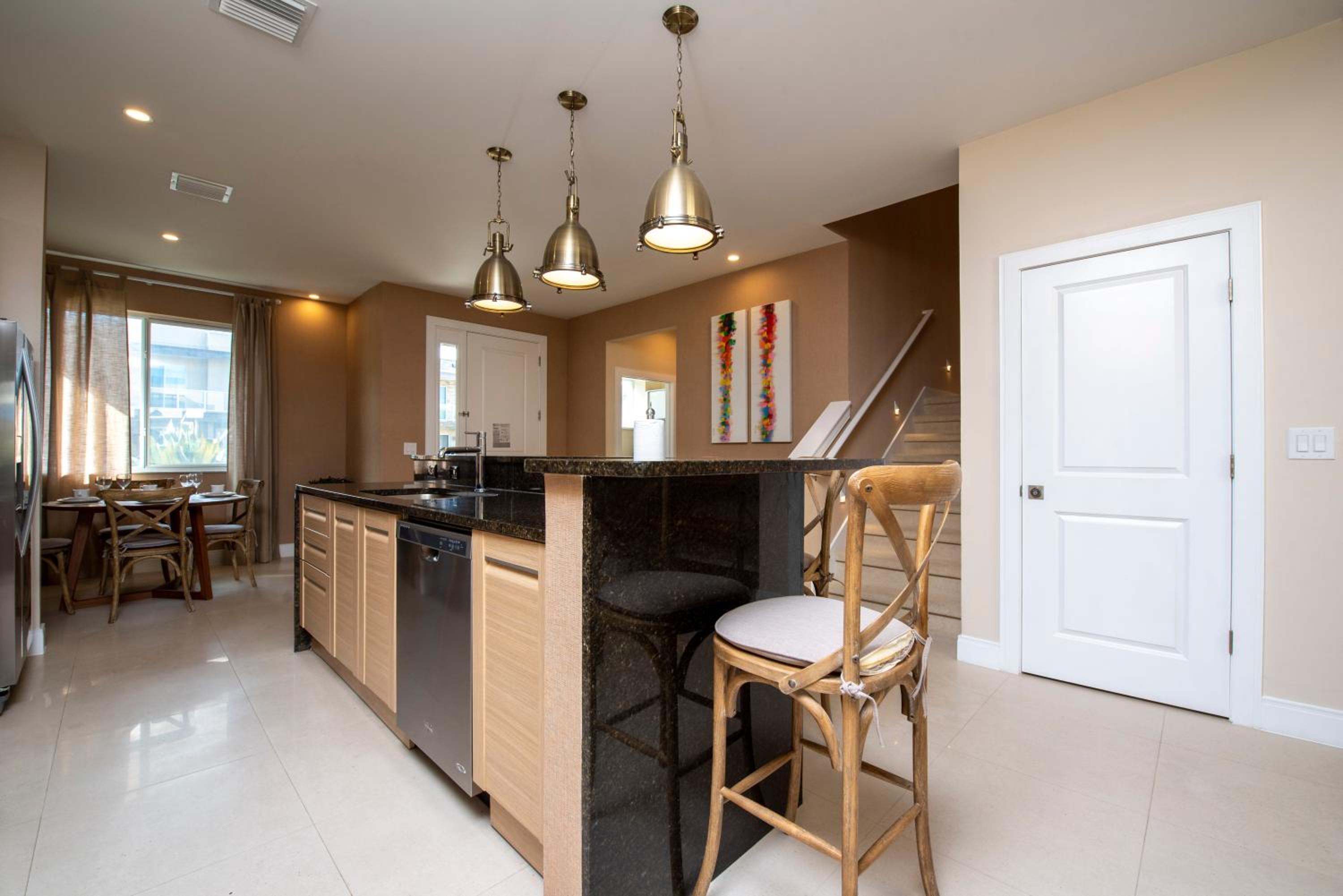 4BD All suites home with BBQ 5 min from Disney