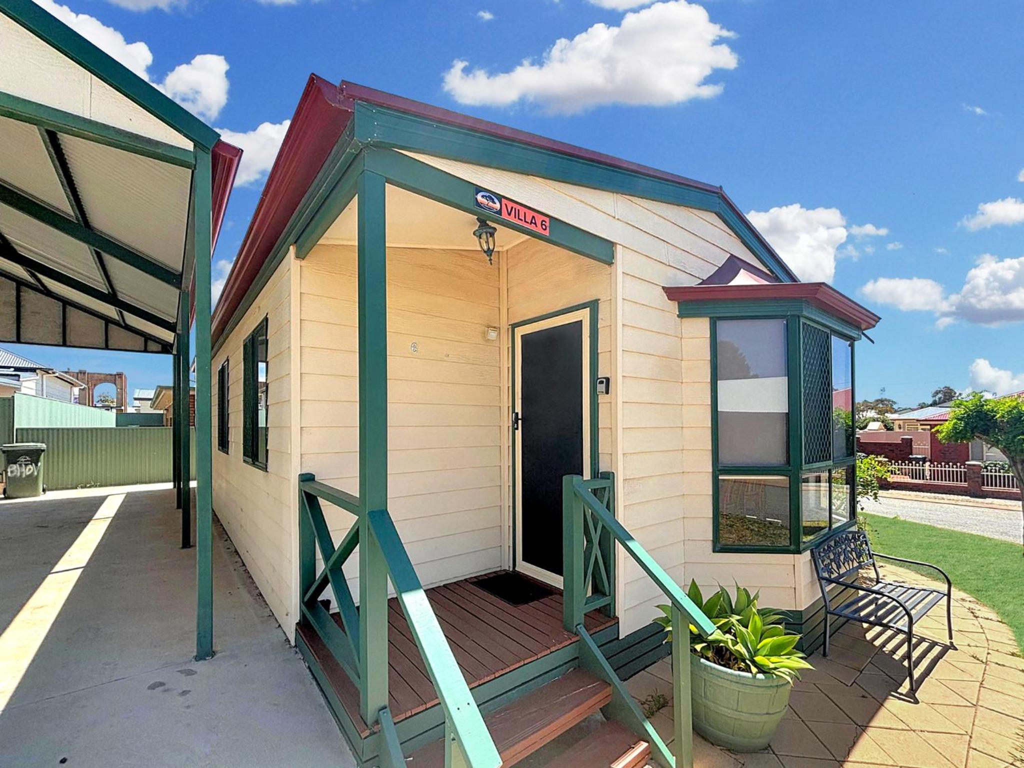 Outback Villas