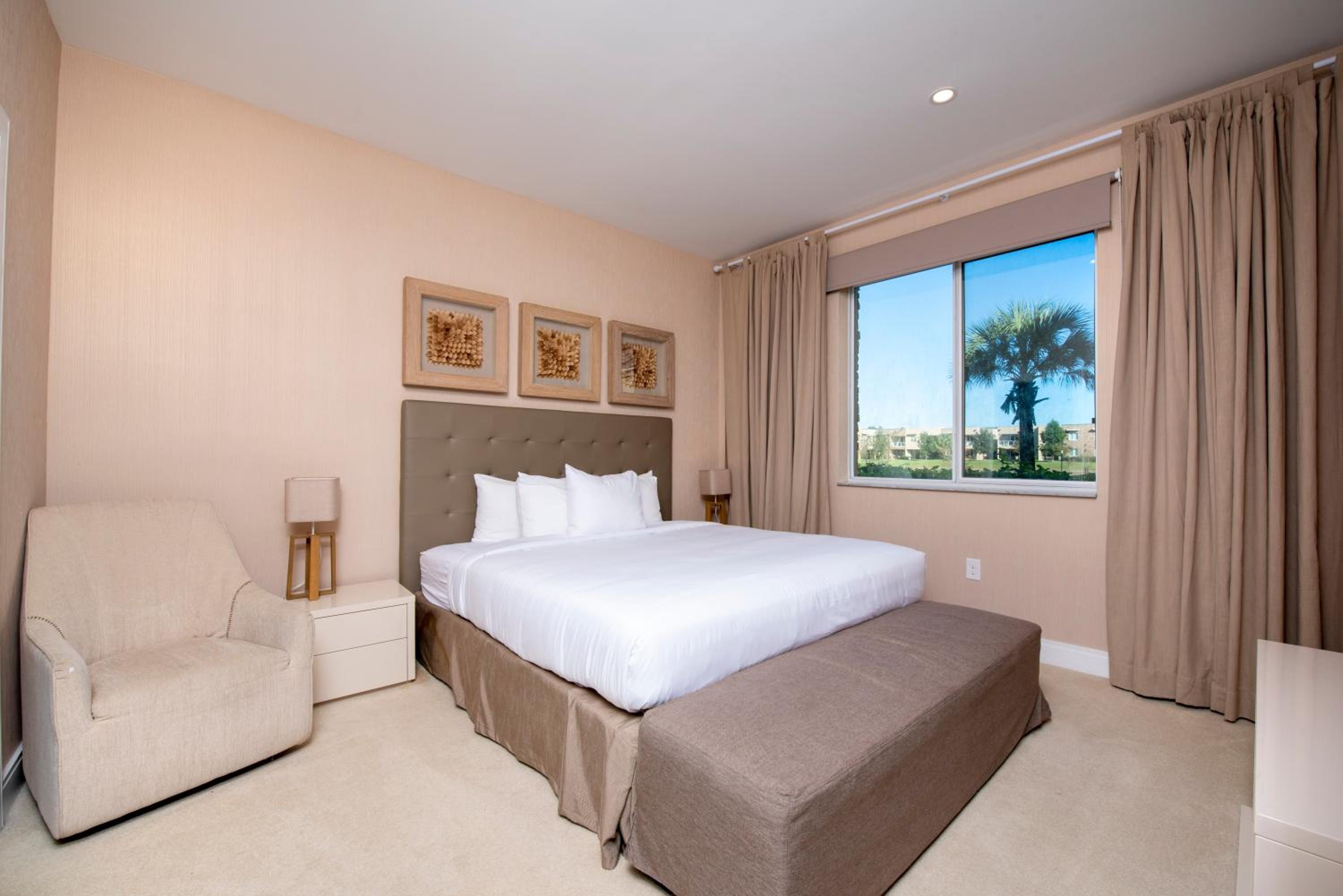 4BD All suites home with BBQ 5 min from Disney