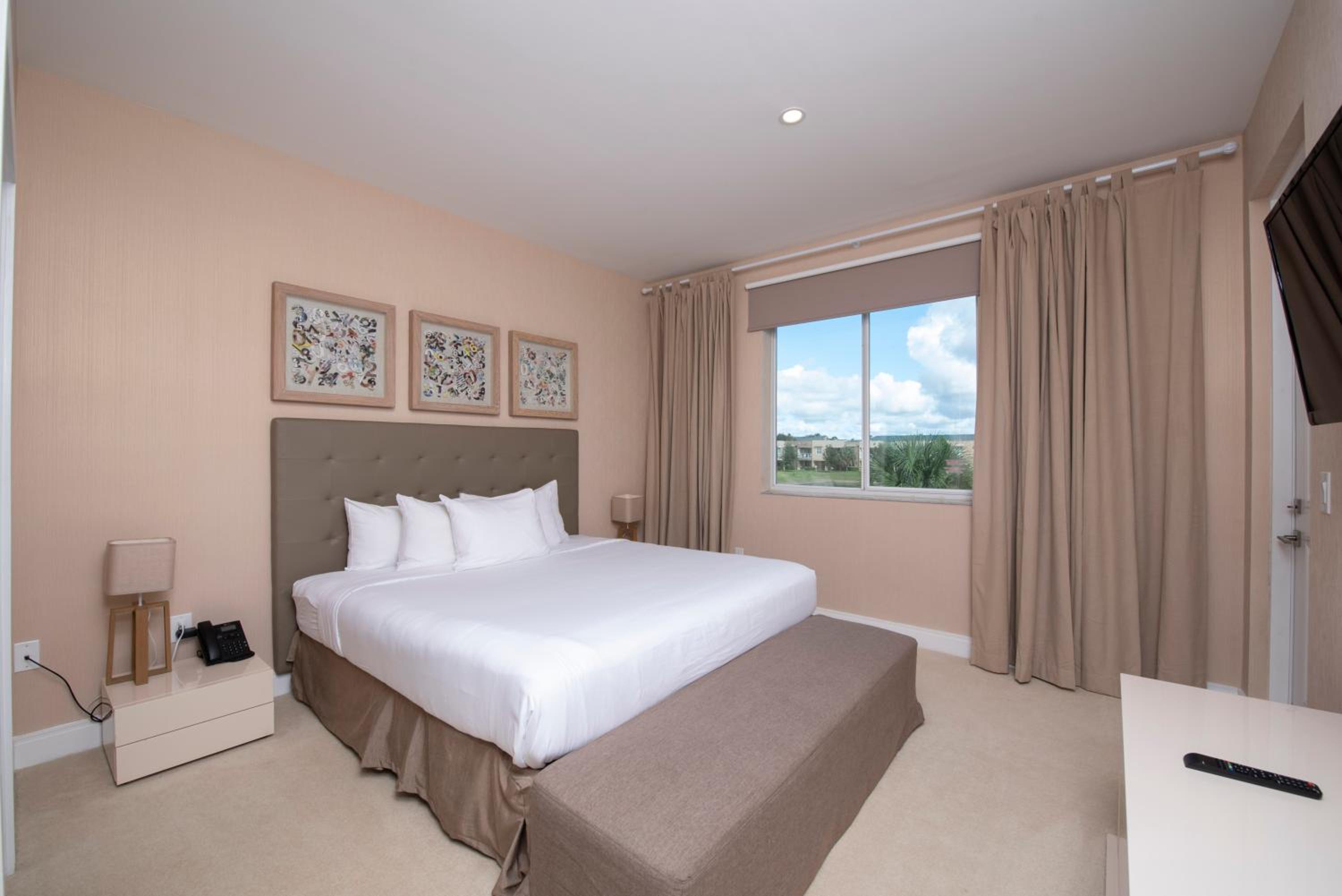4BD All suites home with BBQ 5 min from Disney