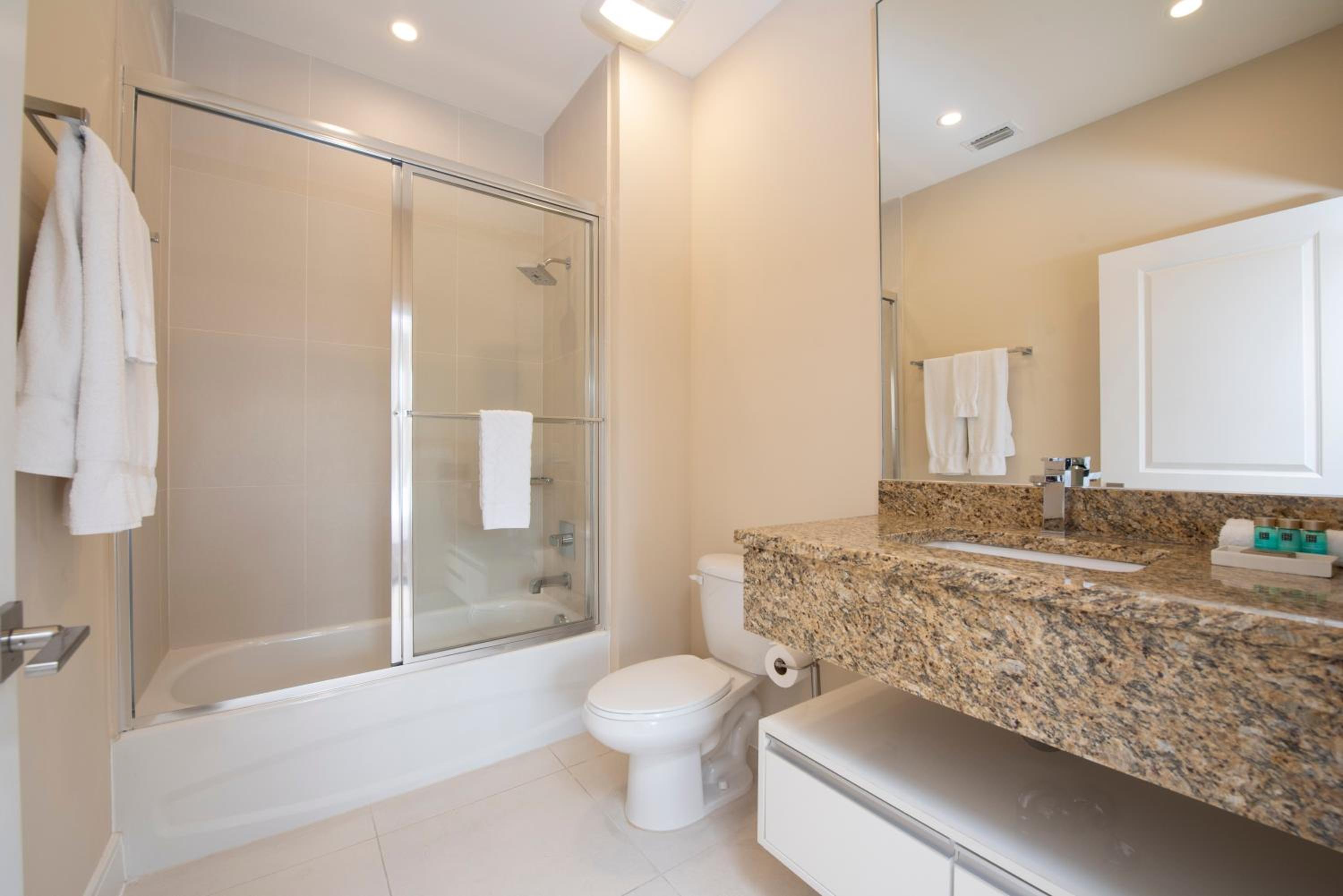 4BD All suites home with BBQ 5 min from Disney