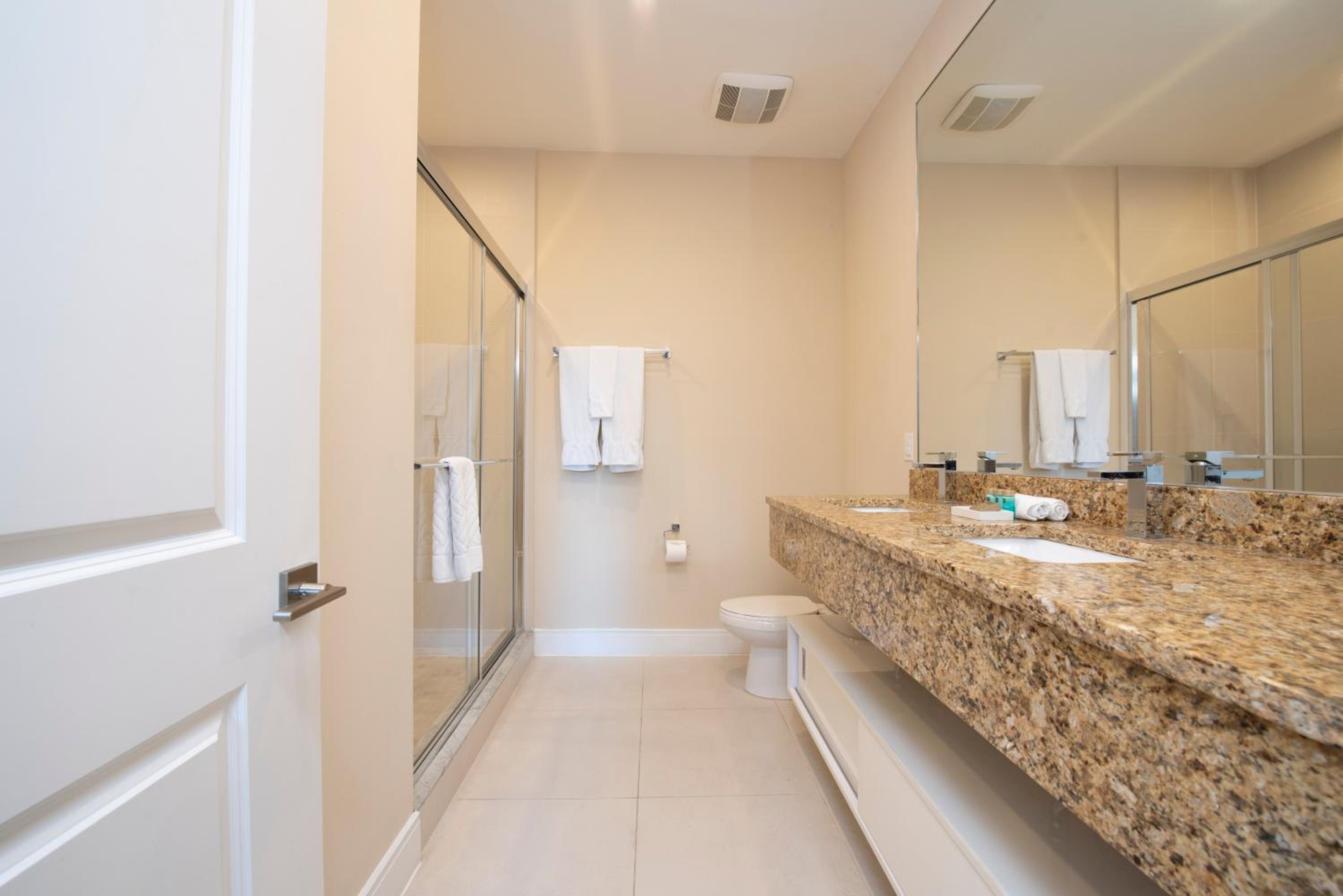 4BD All suites home with BBQ 5 min from Disney