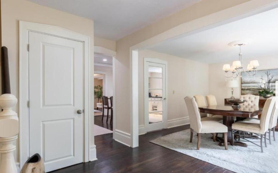 Hummingbird Haven Bed & Breakfast Luxury Suite With Terrace & Seasonal Lake Views Located in Historic Old Town Niagara-On-The-Lake