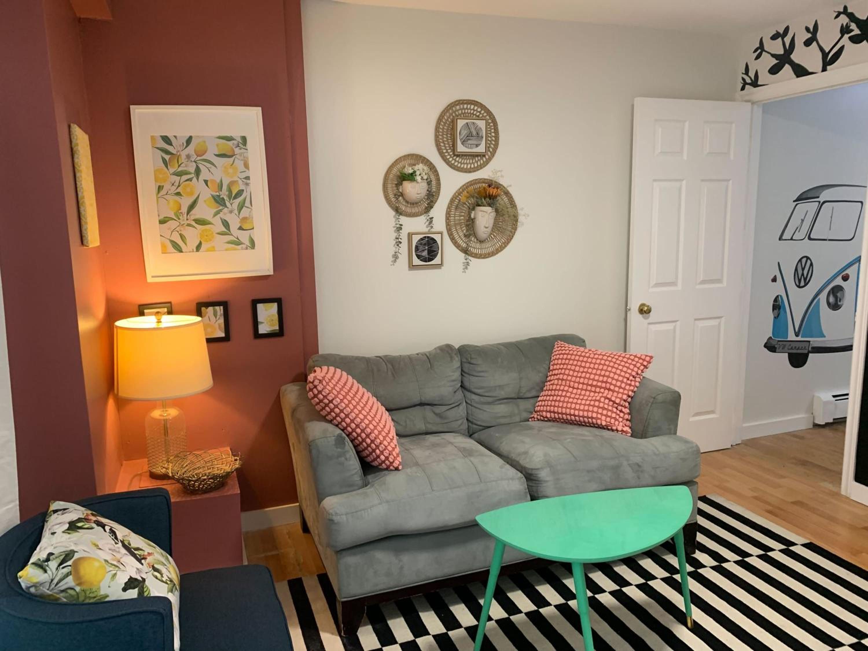 Vibrant and Funky Retreat on Fern Lane, Unit 1