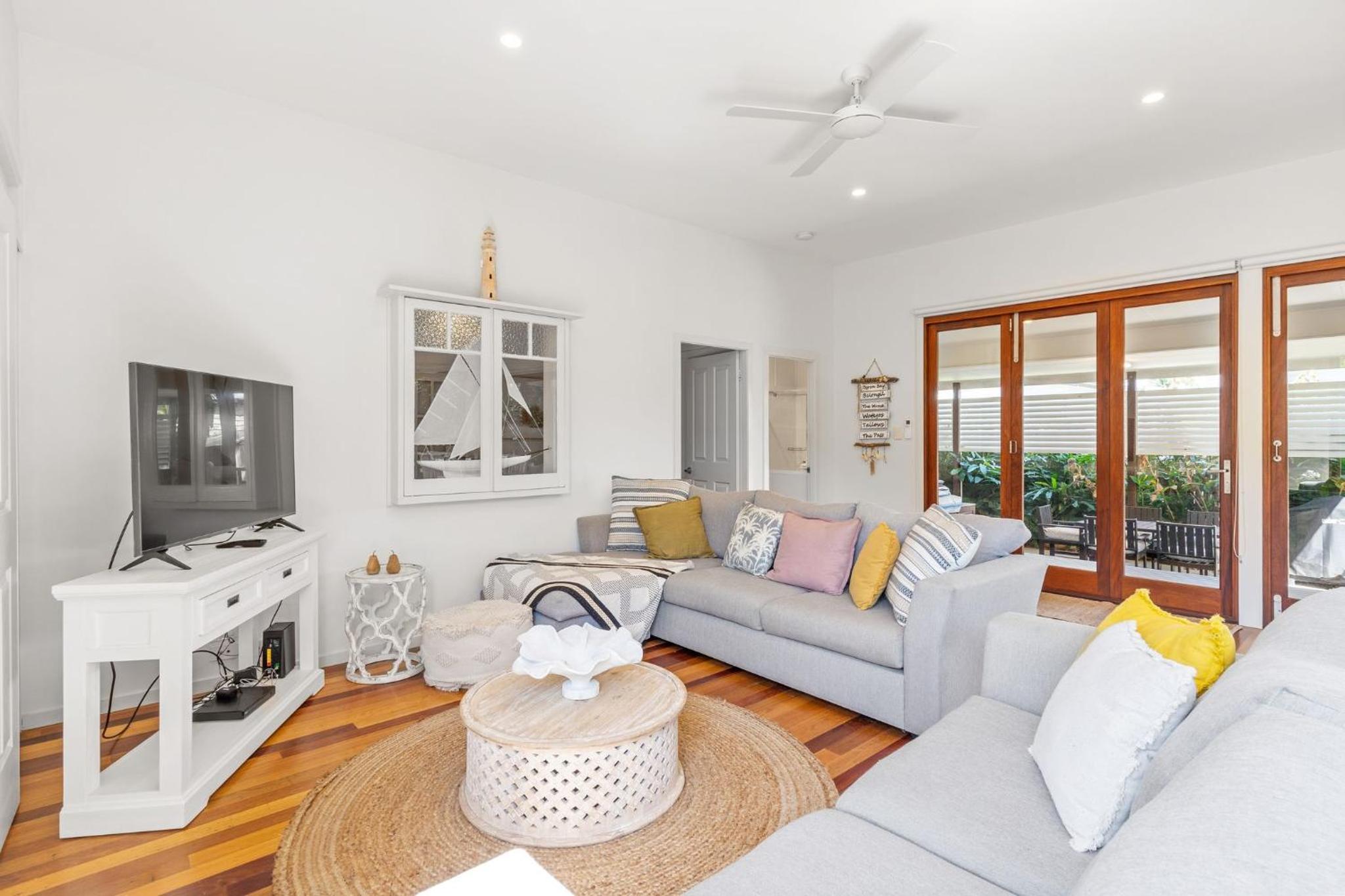 21 Carlyle Street - Central Byron Bay Holiday Home