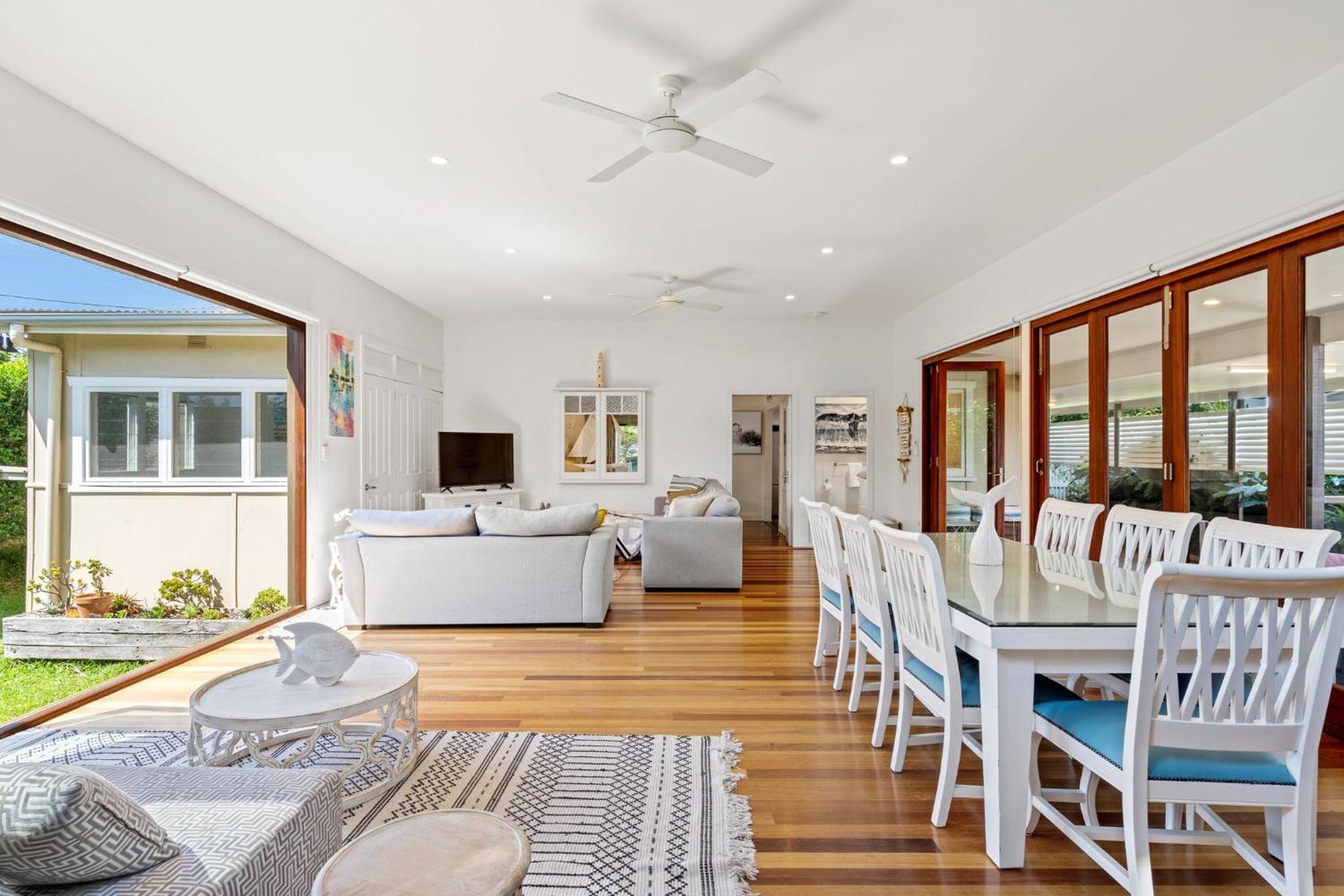 21 Carlyle Street - Central Byron Bay Holiday Home