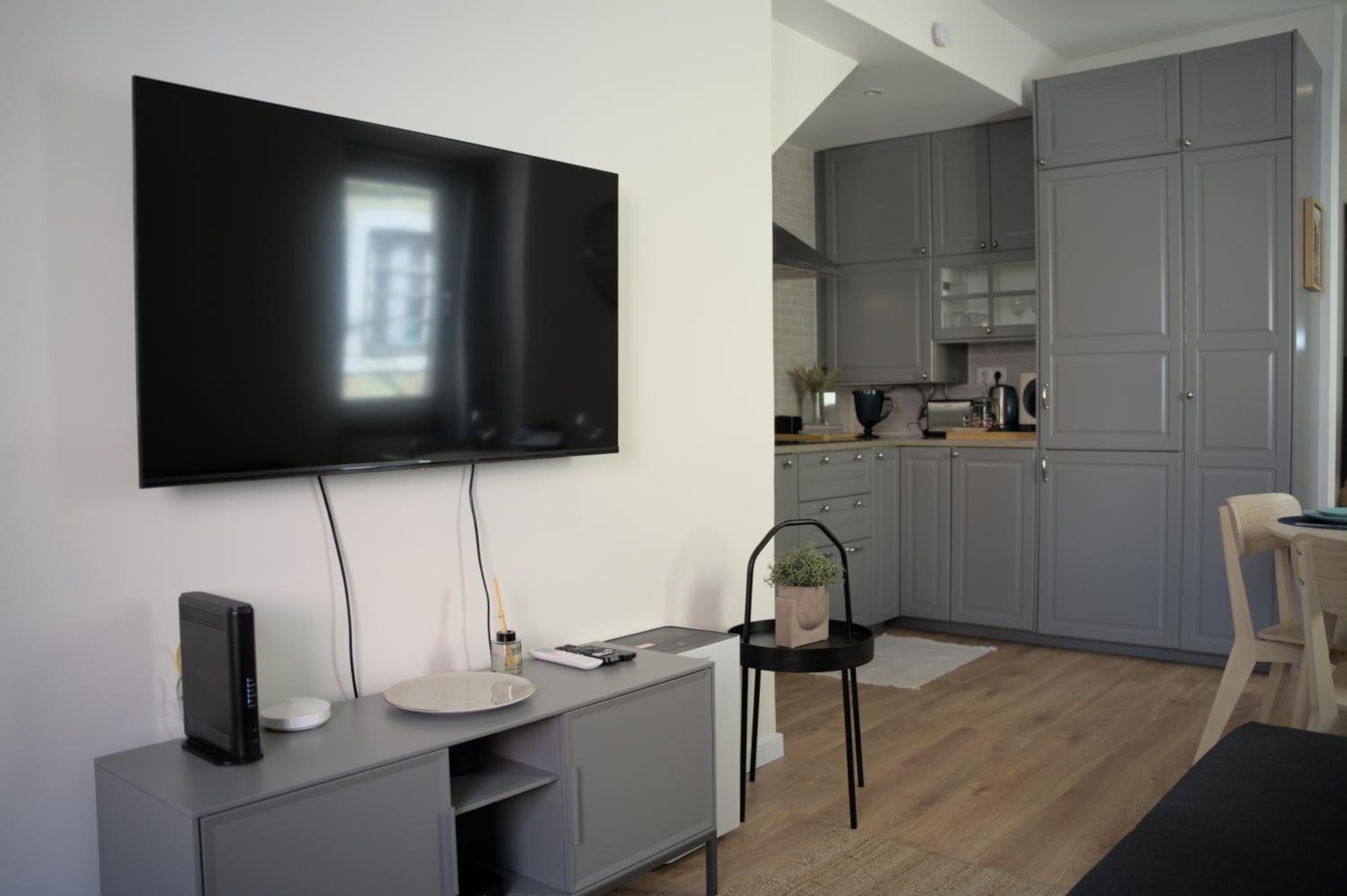 Elegant Central Lisbon Flat With Terrace