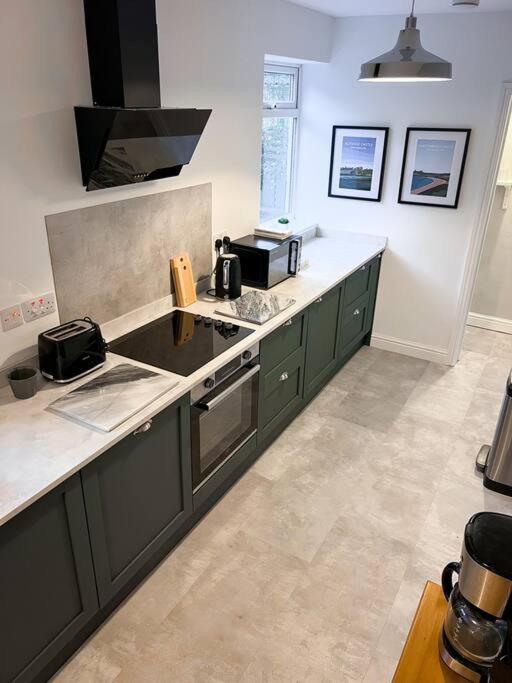 Elliott Cottage - Beautiful 3 bedroom home near Bamburgh view 2