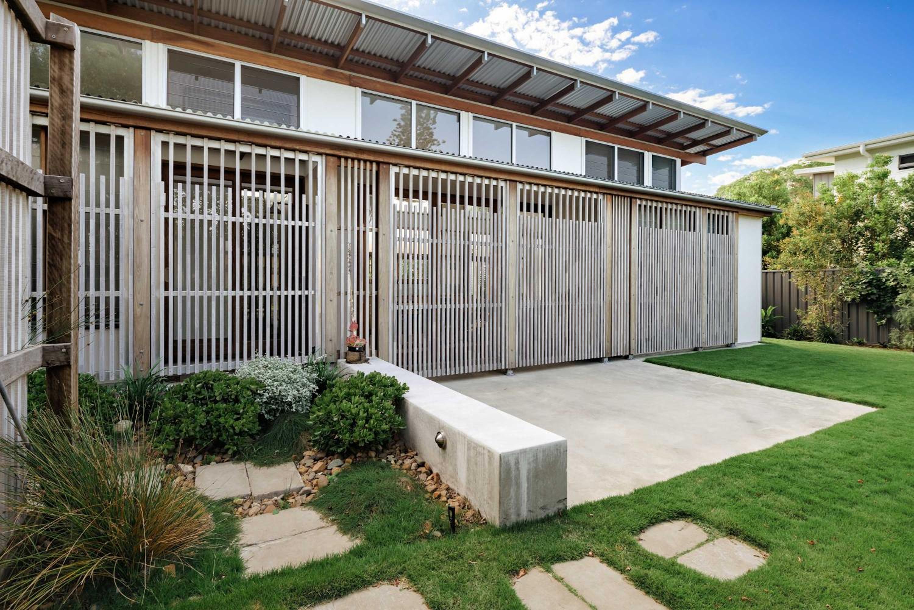 Serene Escape in Moffat Beach