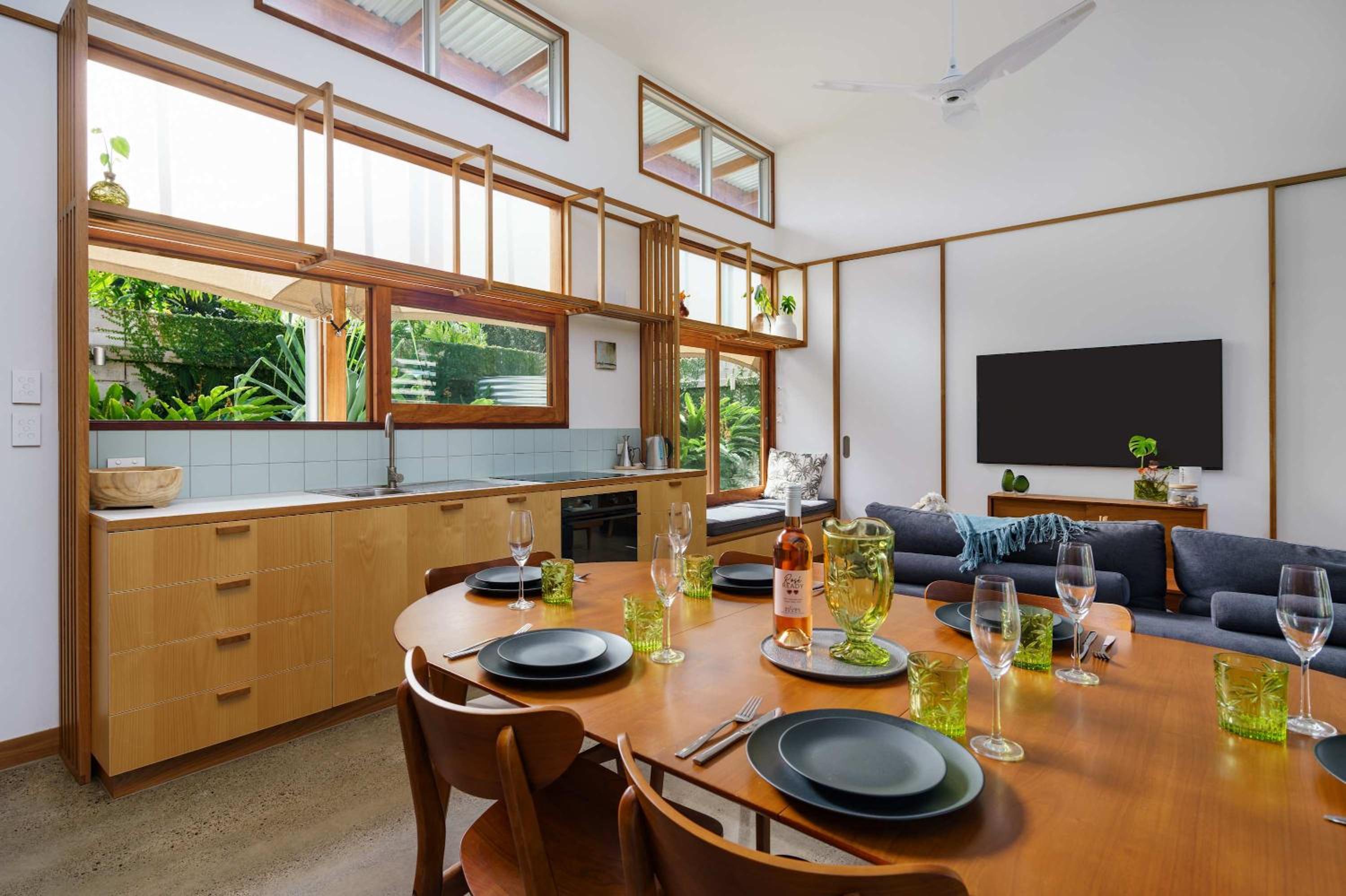 Serene Escape in Moffat Beach