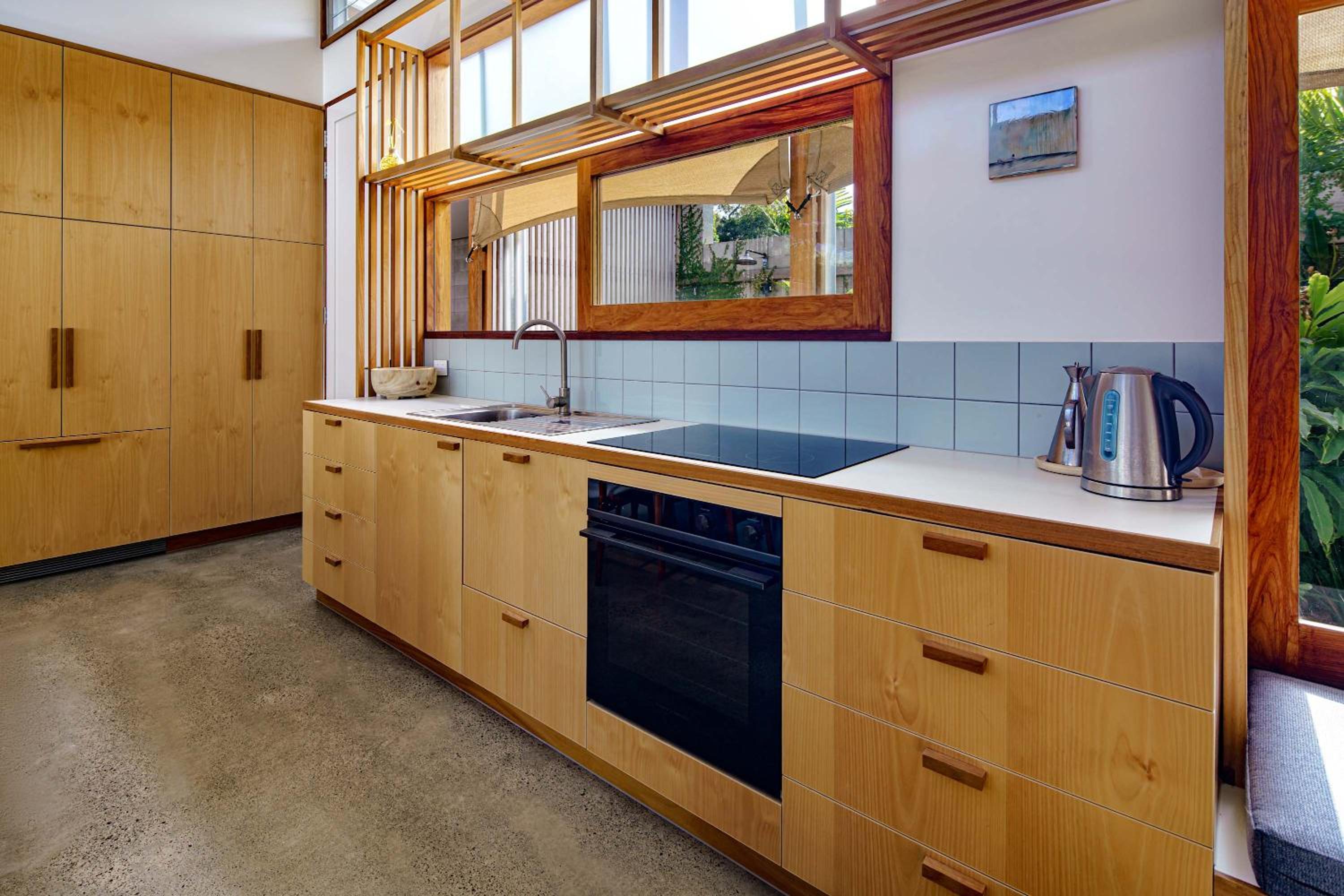 Serene Escape in Moffat Beach