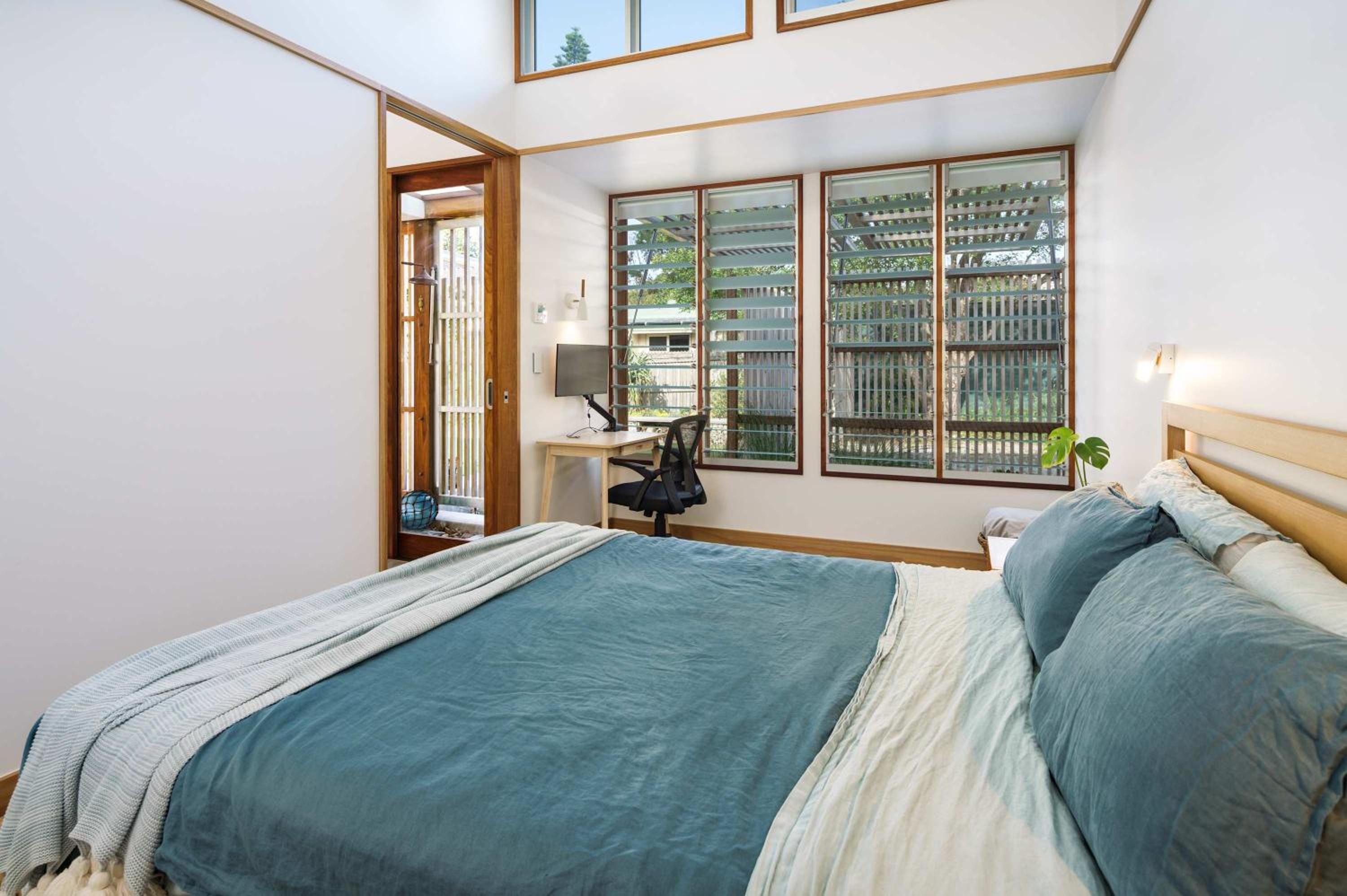 Serene Escape in Moffat Beach