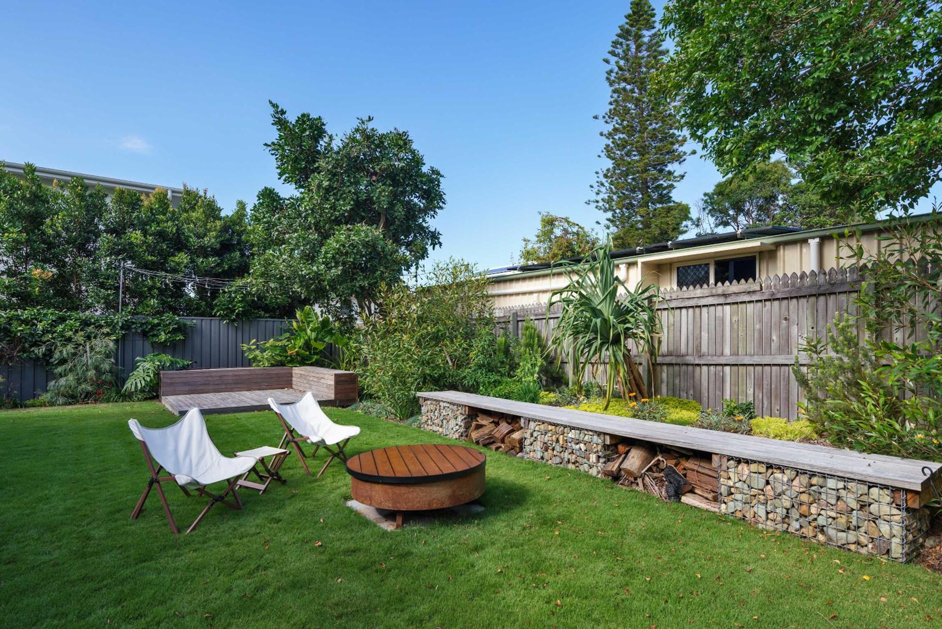 Serene Escape in Moffat Beach